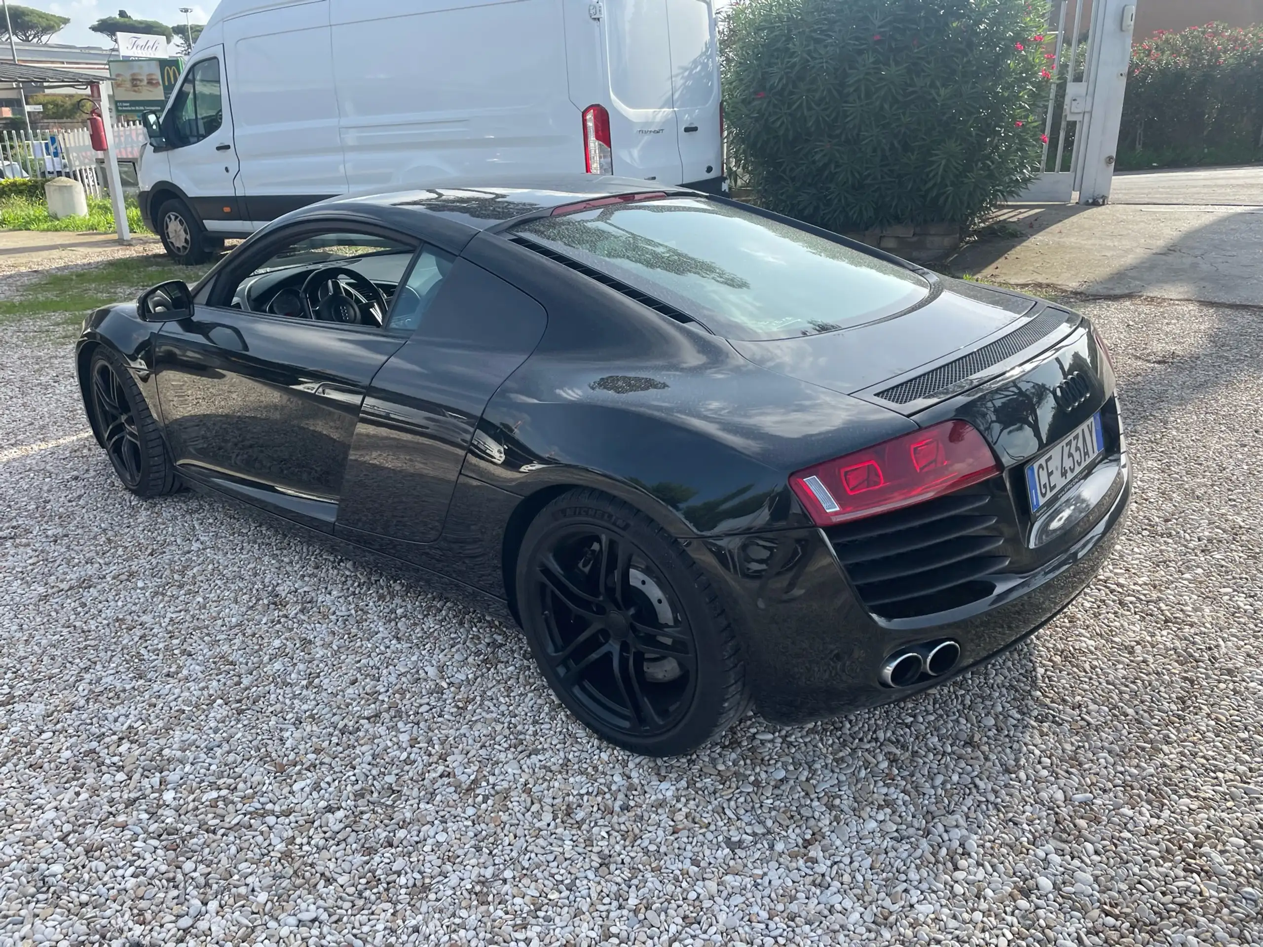 Audi - R8