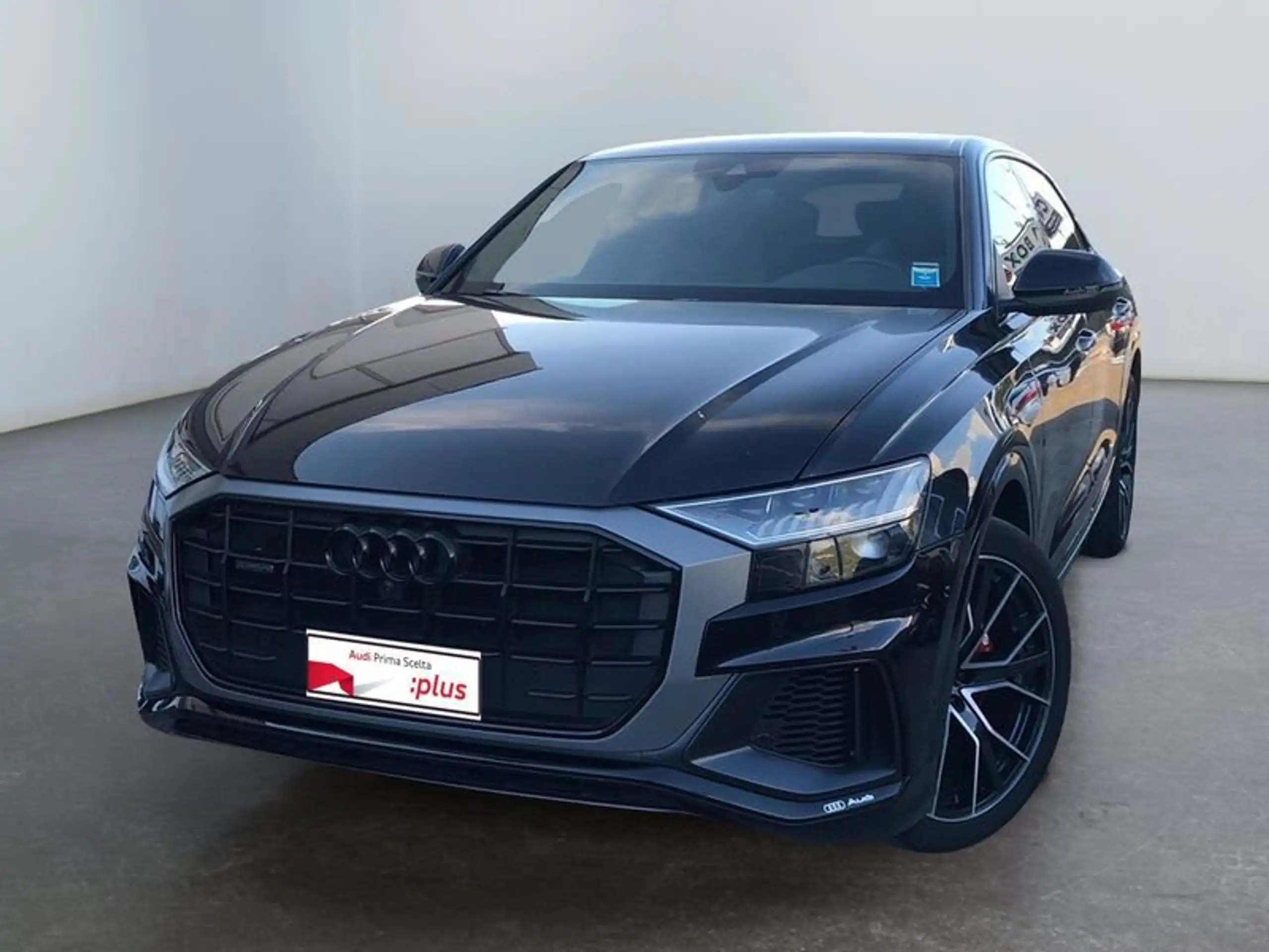 Audi - Q8