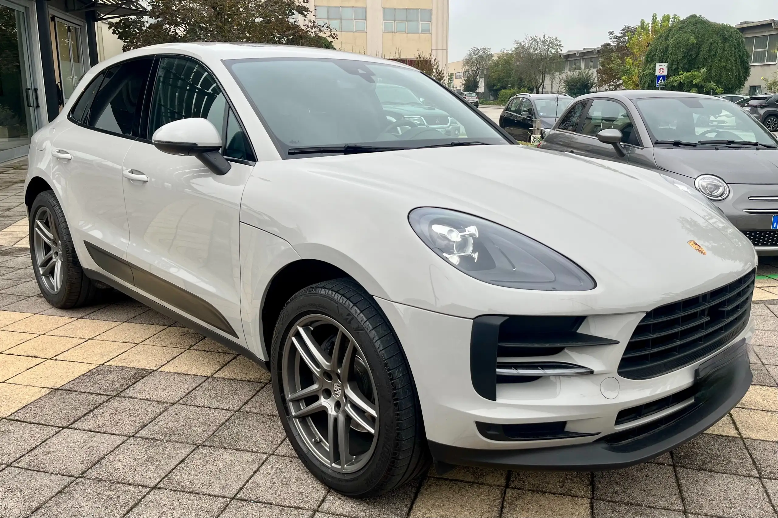 Porsche - Macan