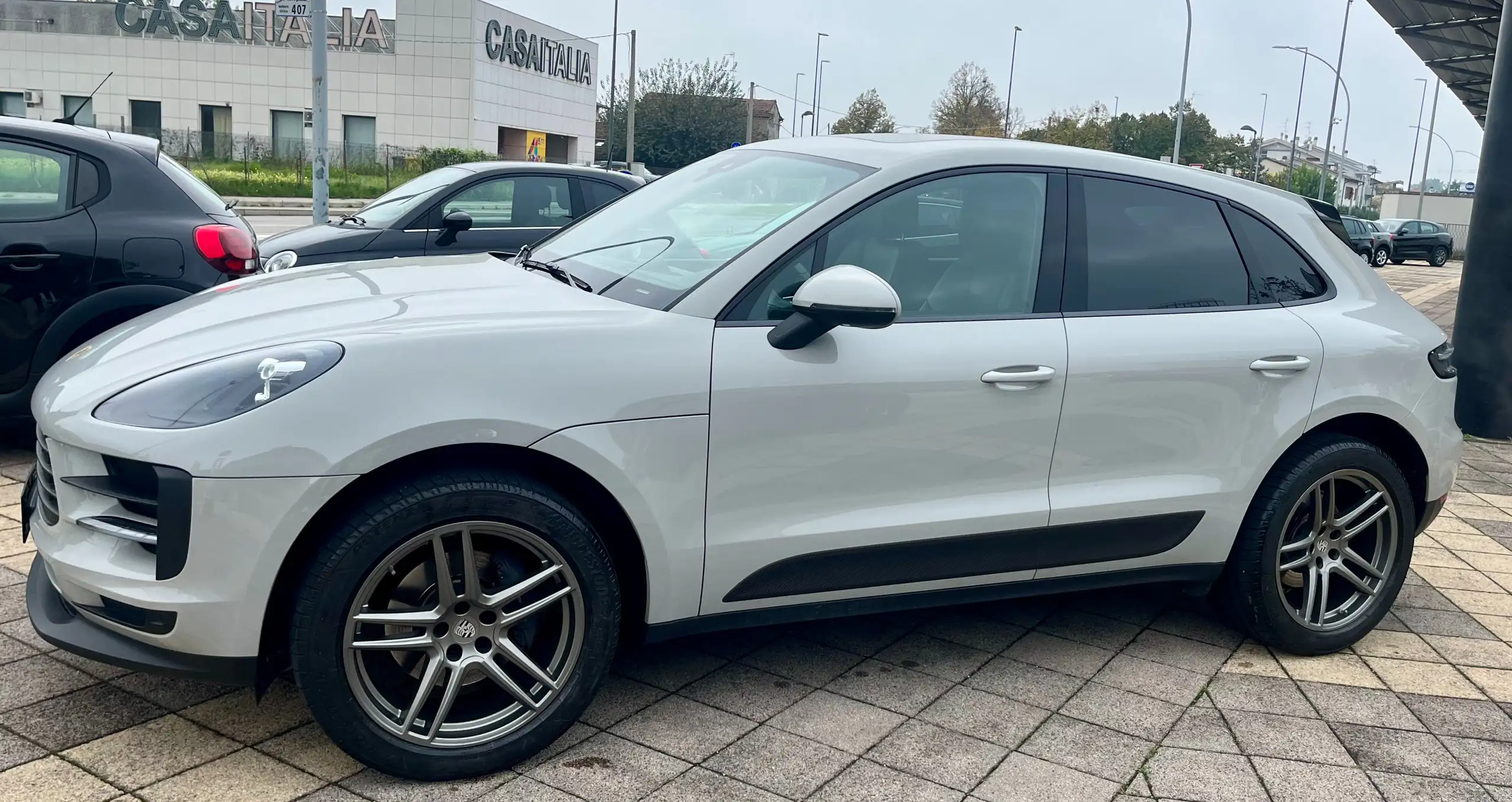 Porsche - Macan