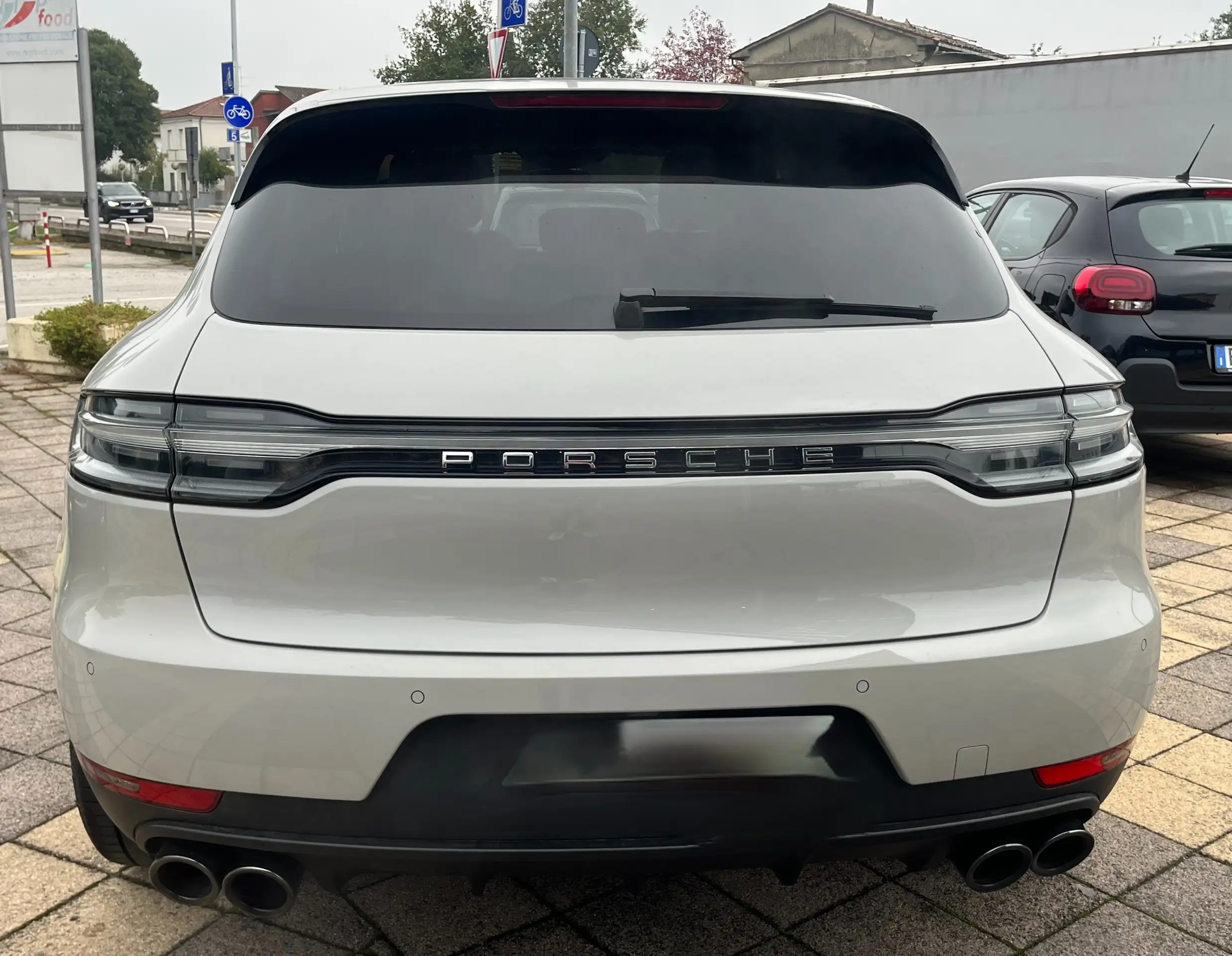 Porsche - Macan