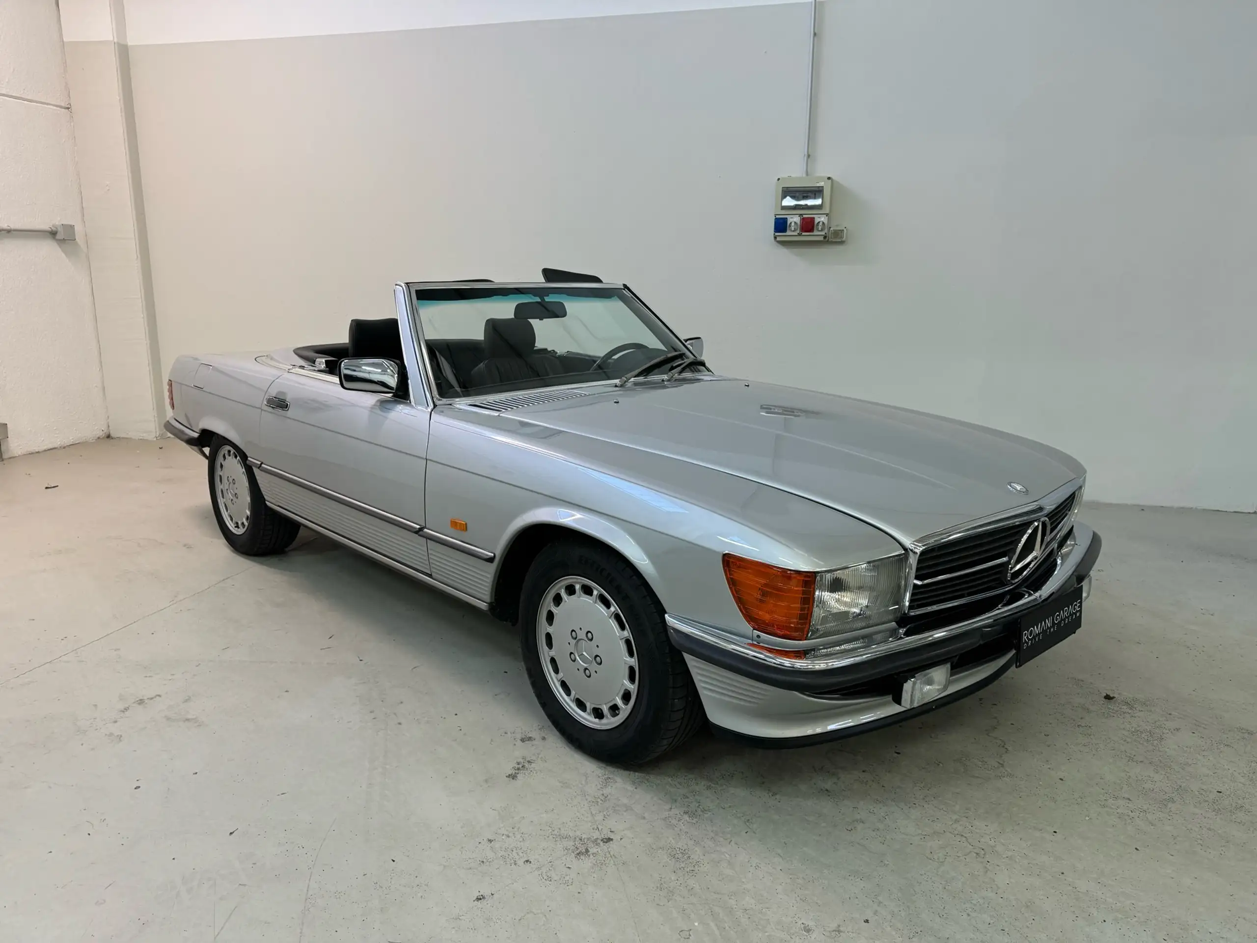 Mercedes-Benz - SL 300