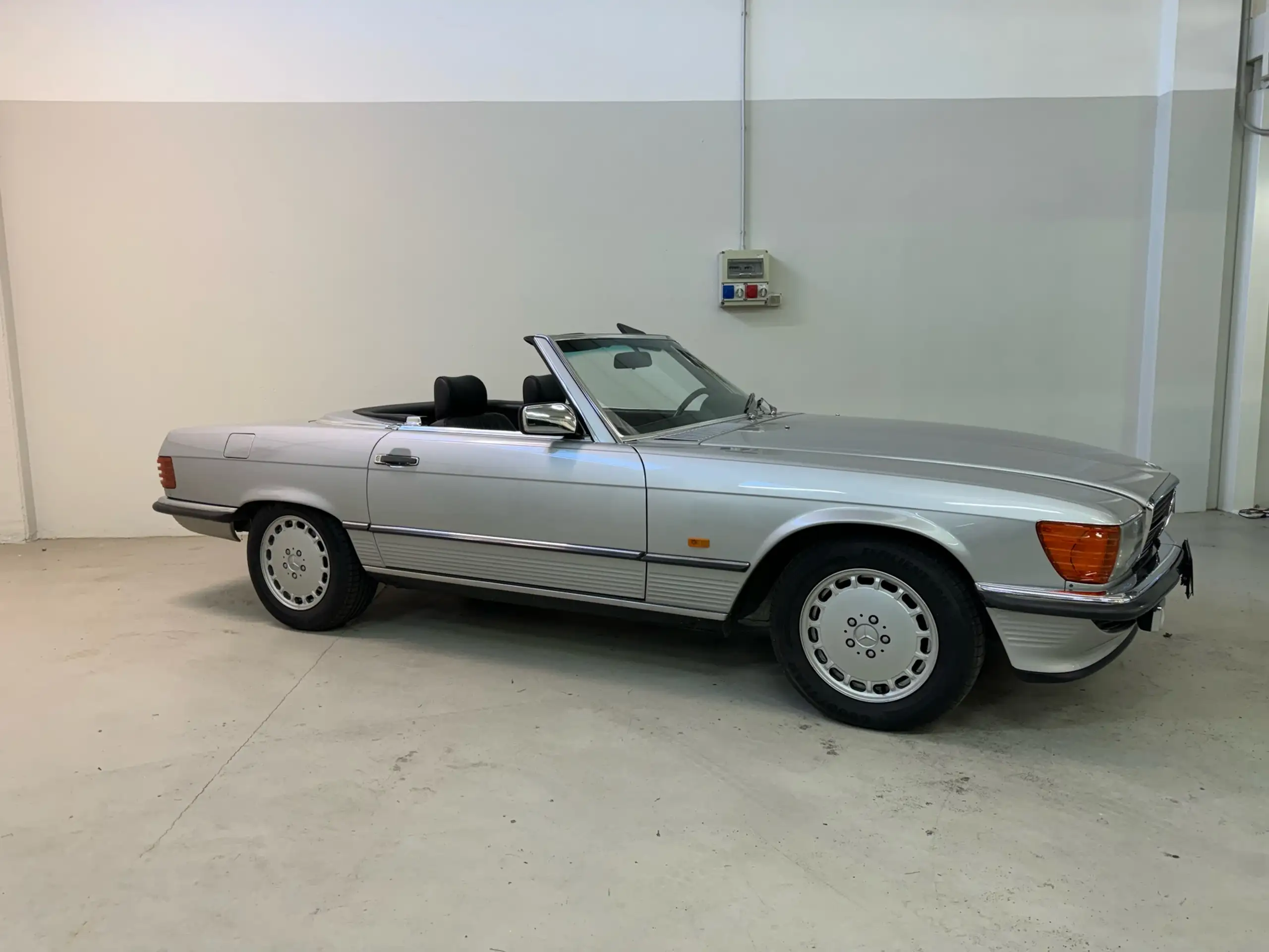 Mercedes-Benz - SL 300