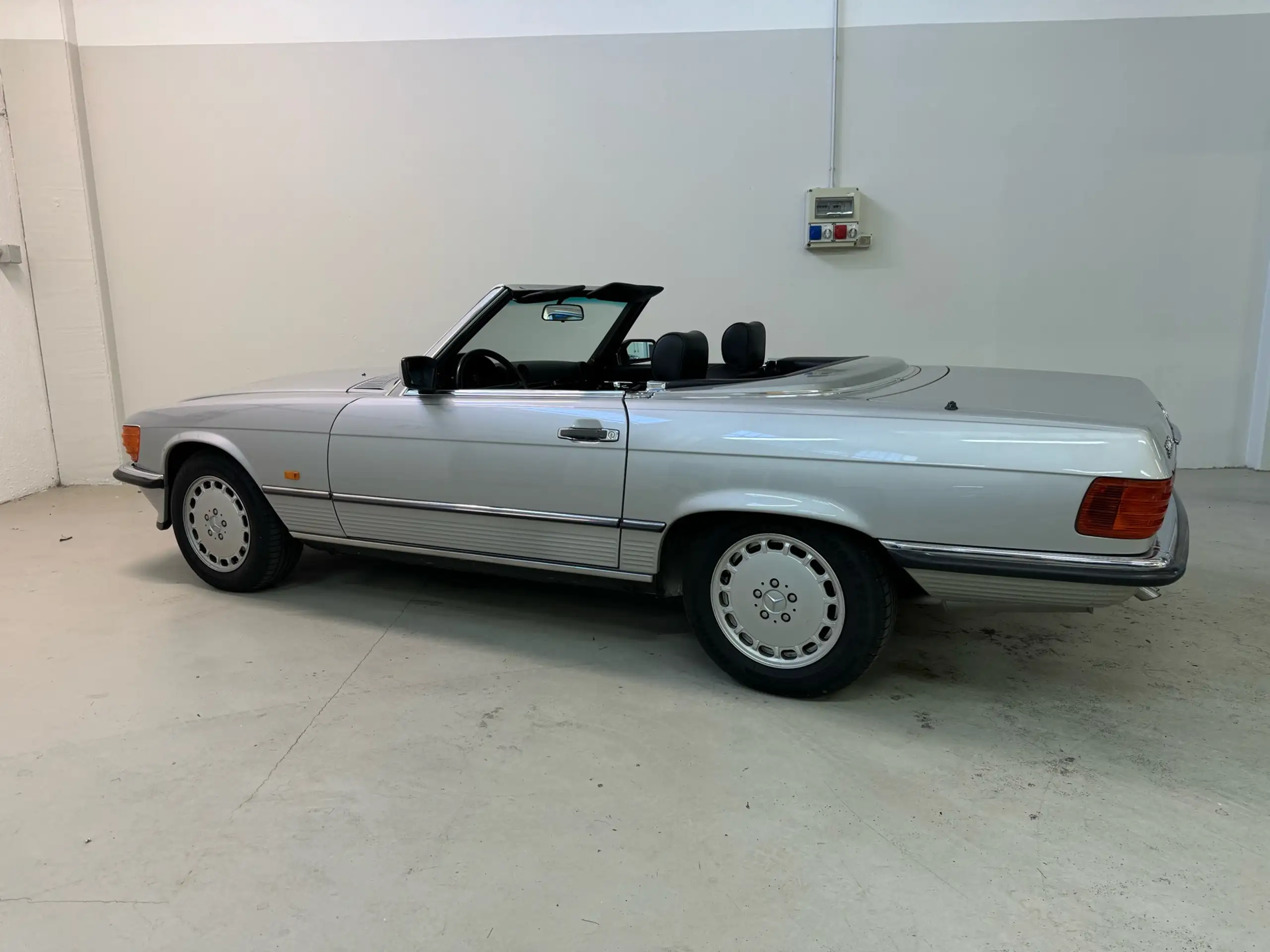 Mercedes-Benz - SL 300