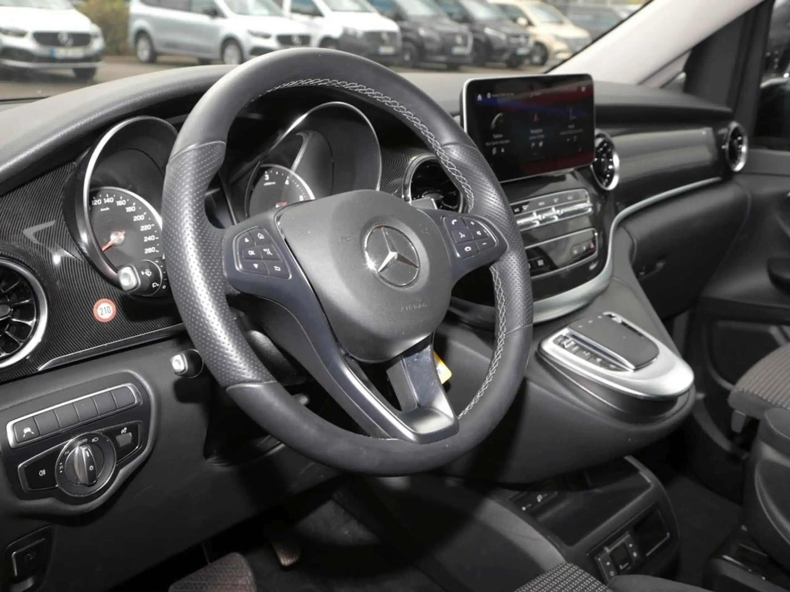 Mercedes-Benz - V 300