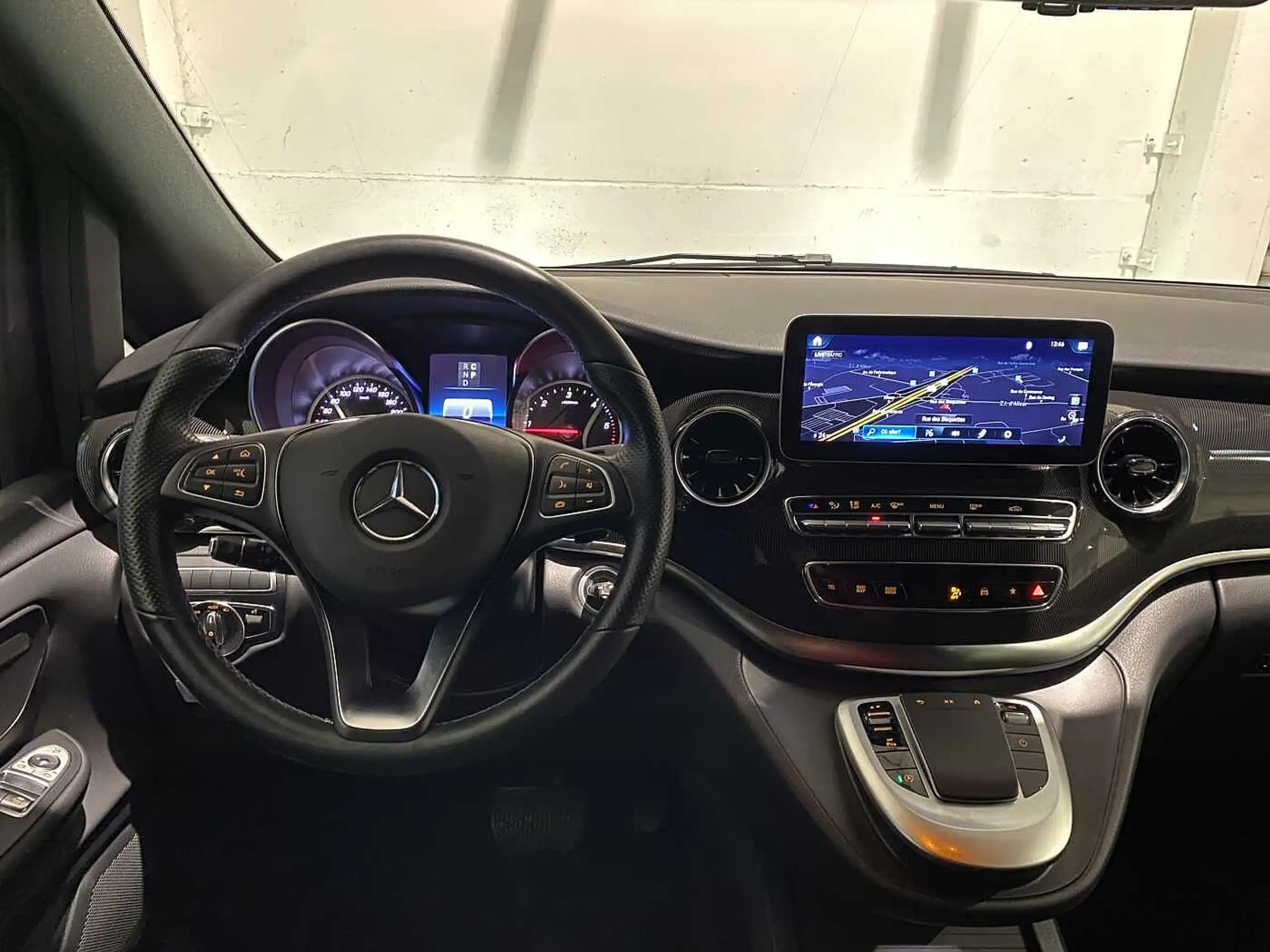 Mercedes-Benz - V 250