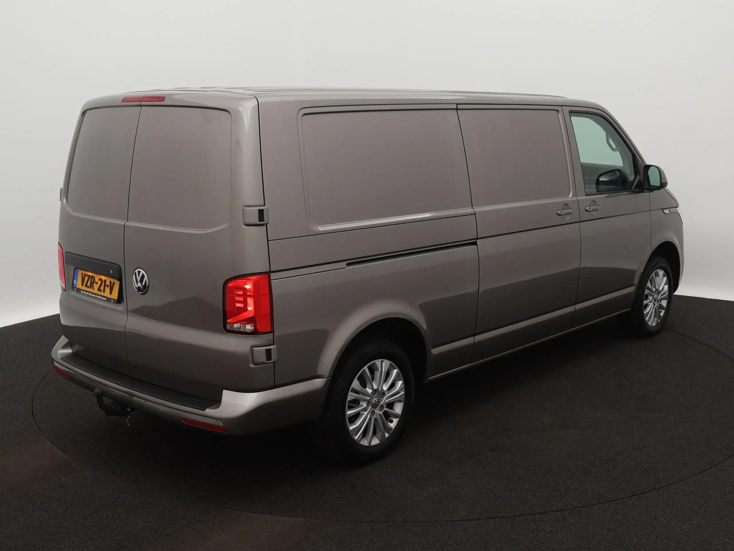 Volkswagen - T6.1 Transporter