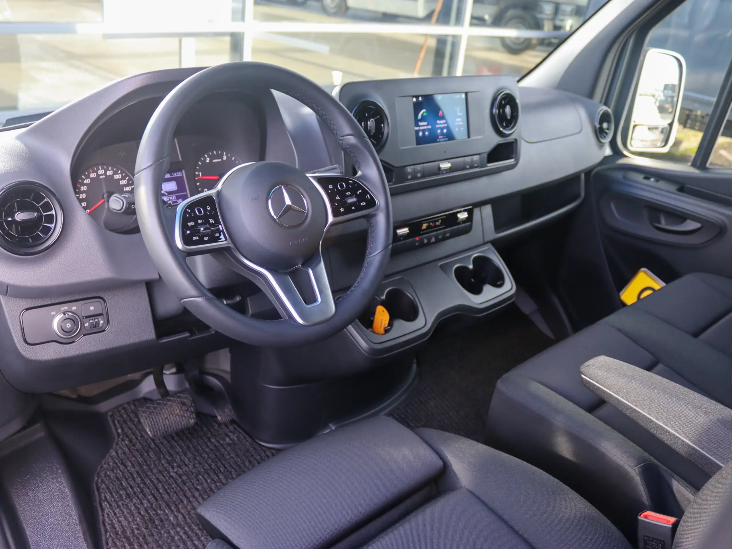 Mercedes-Benz - Sprinter