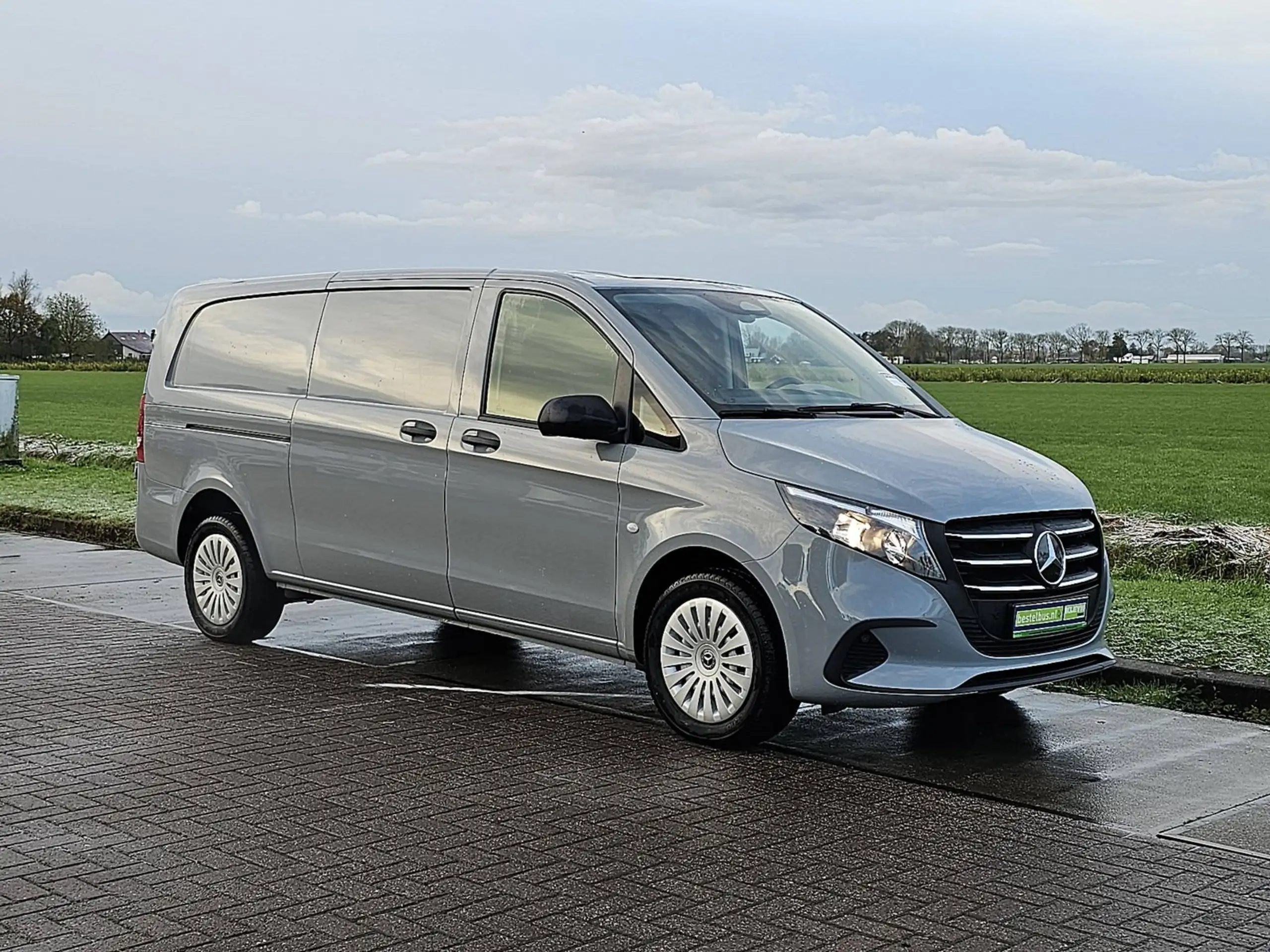 Mercedes-Benz - Vito