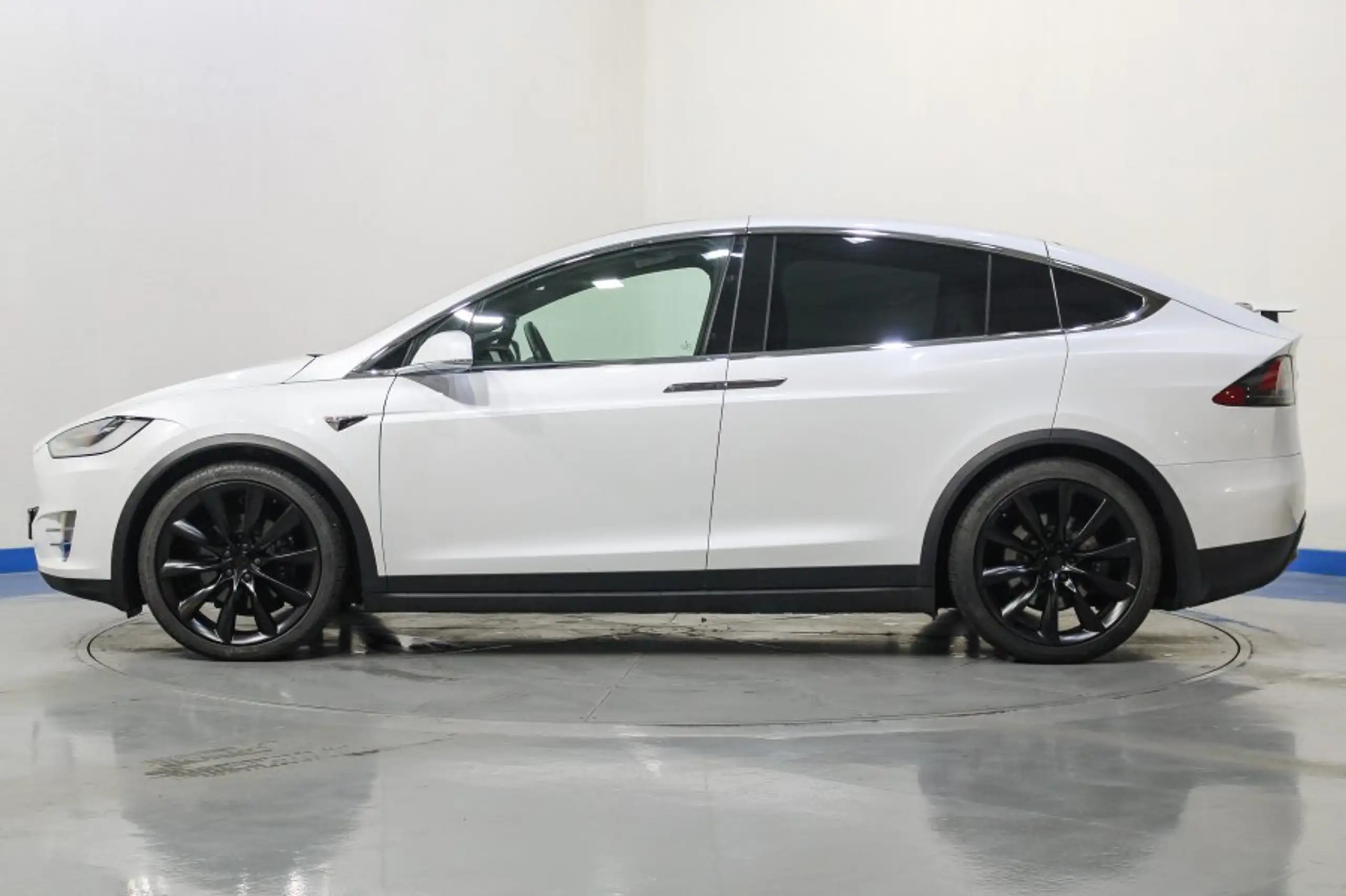 Tesla - Model X