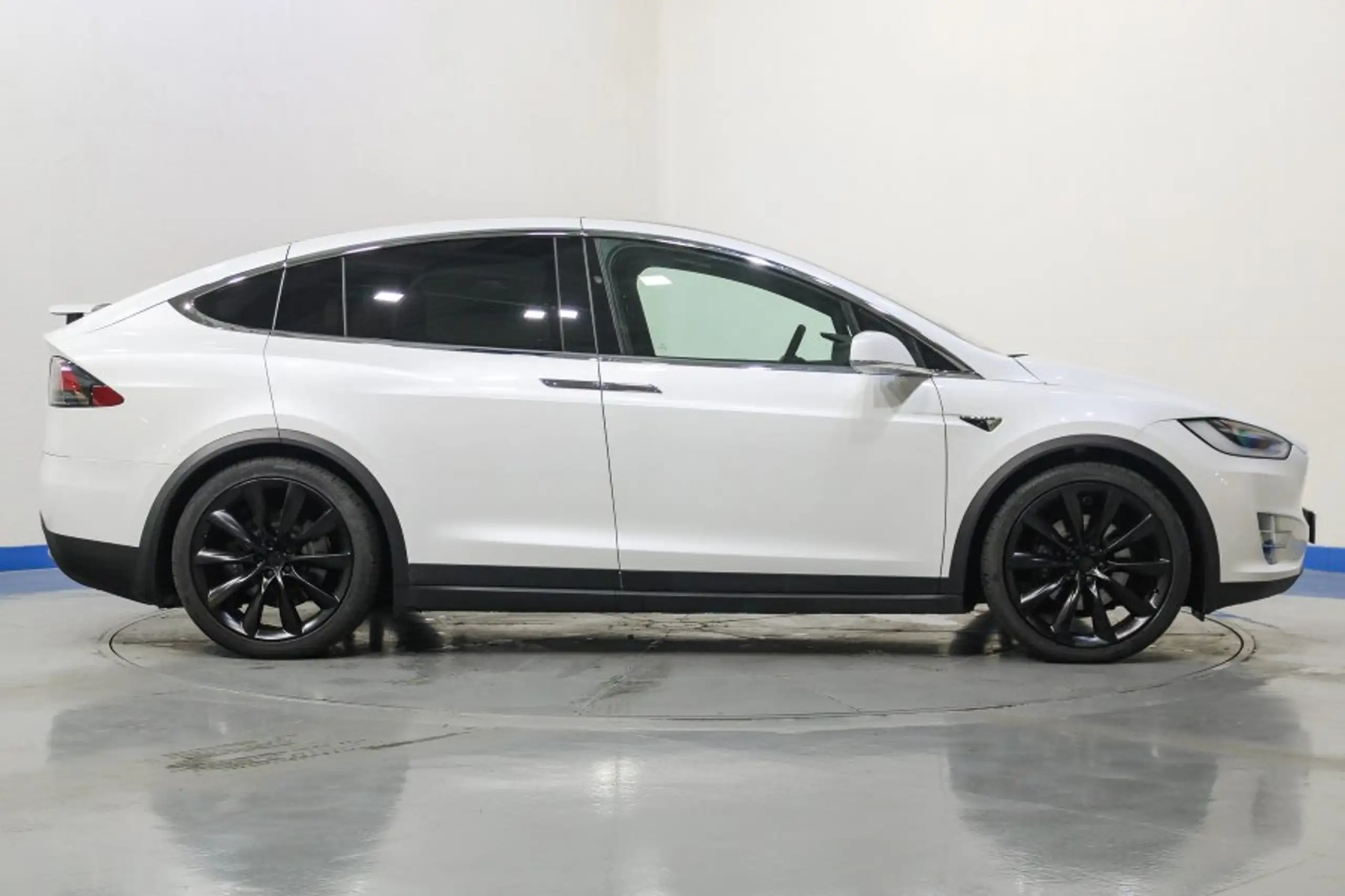 Tesla - Model X