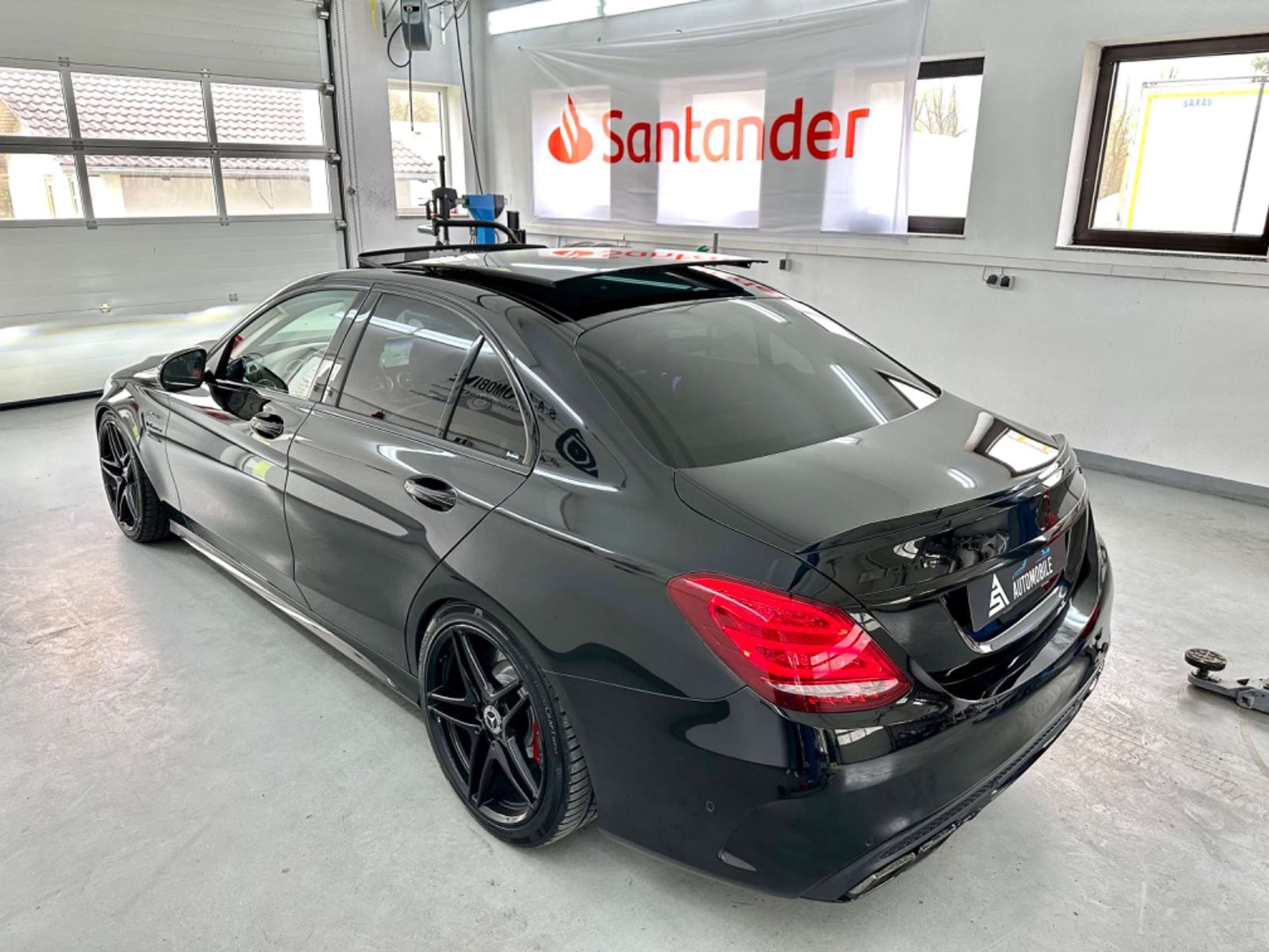 Mercedes-Benz - C 63 AMG