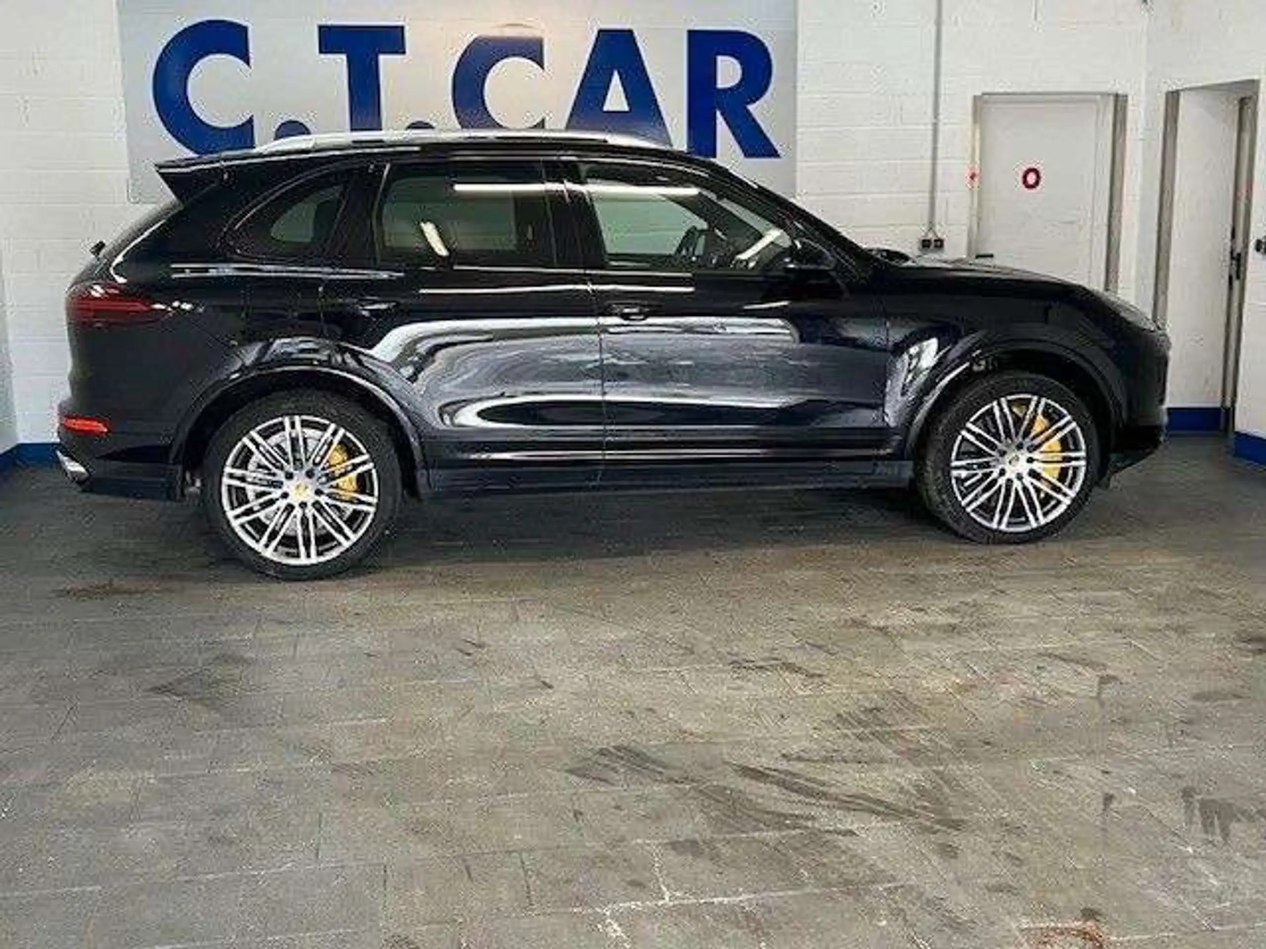 Porsche - Cayenne