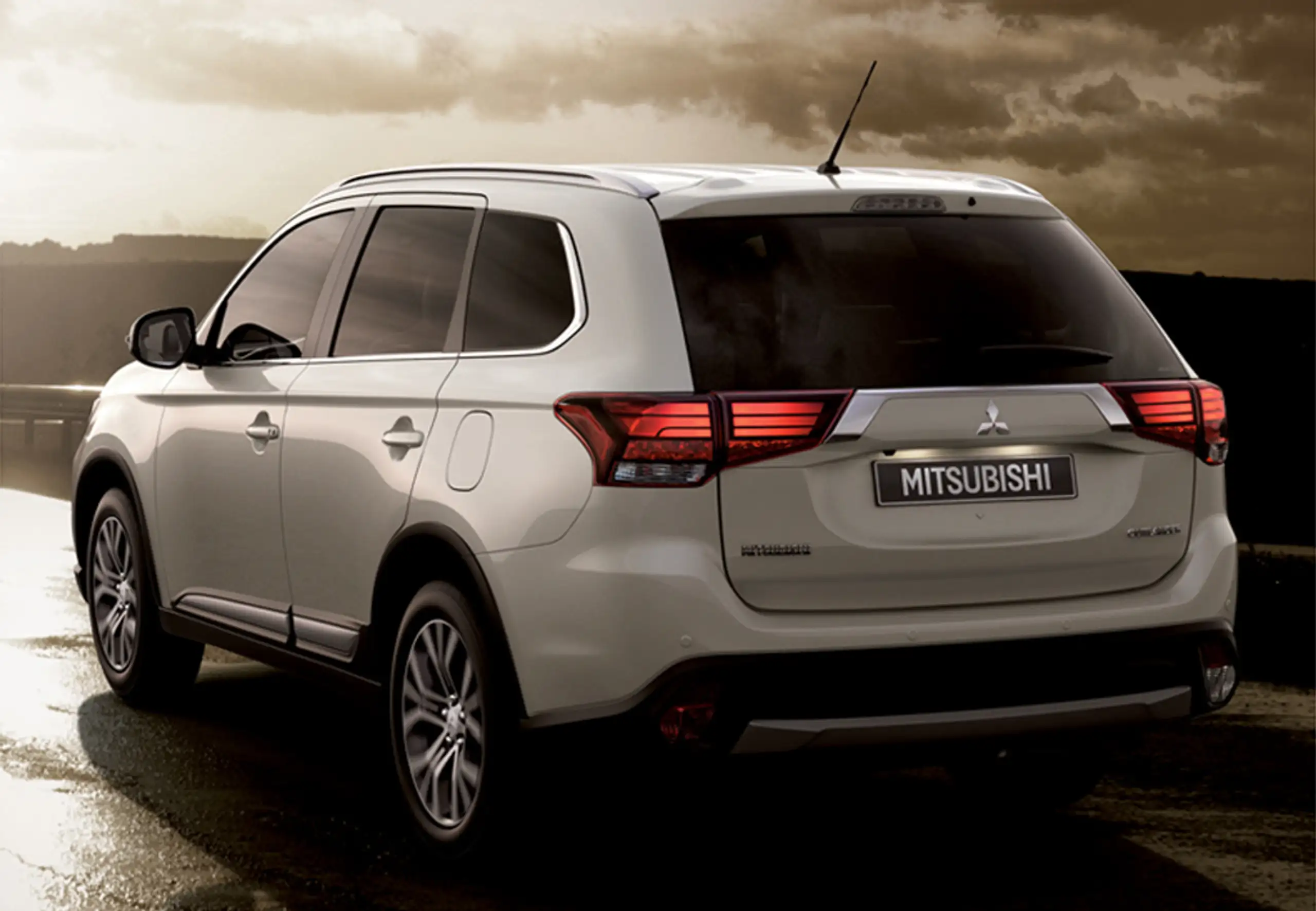 Mitsubishi - Outlander