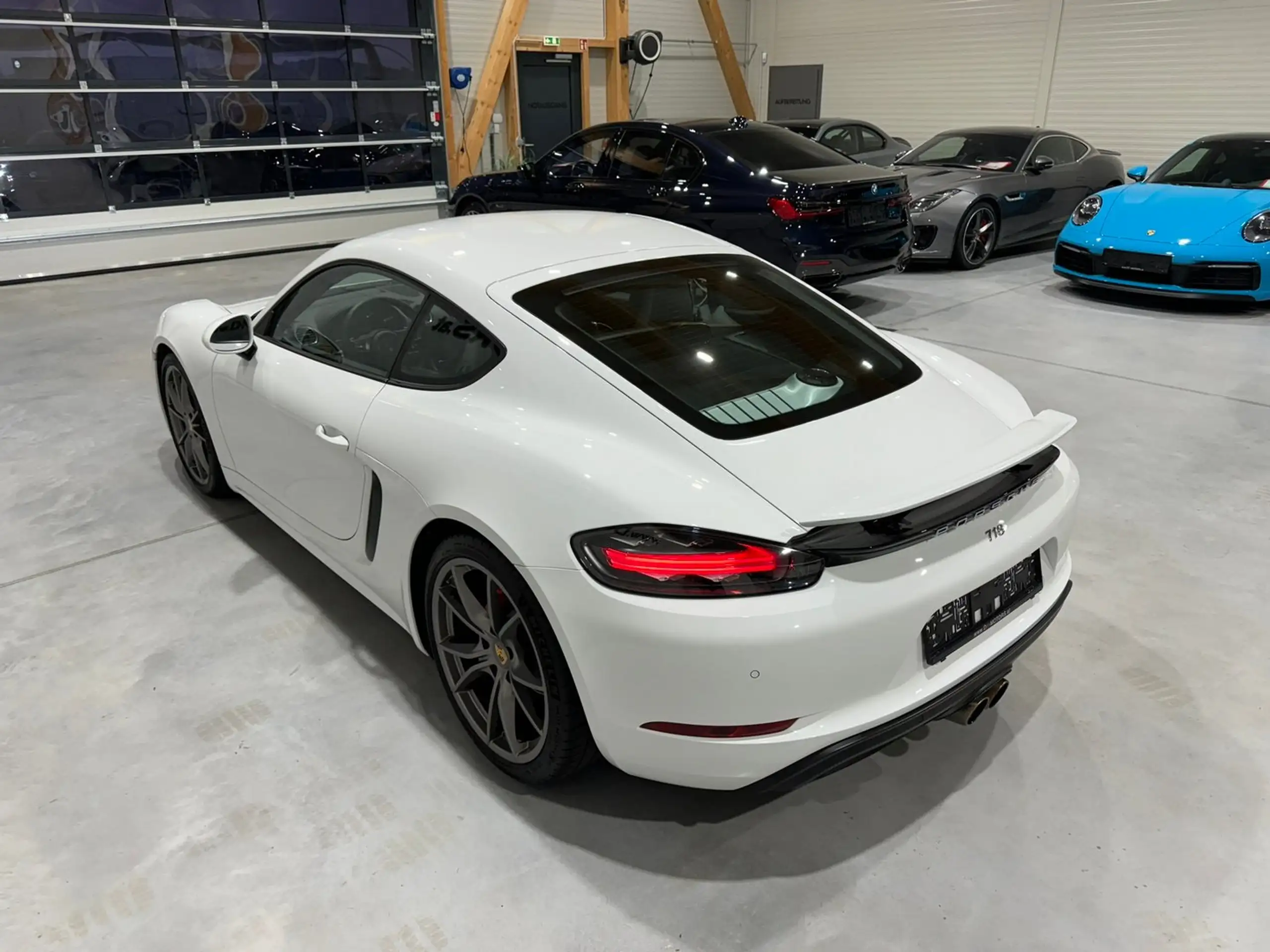 Porsche - Cayman