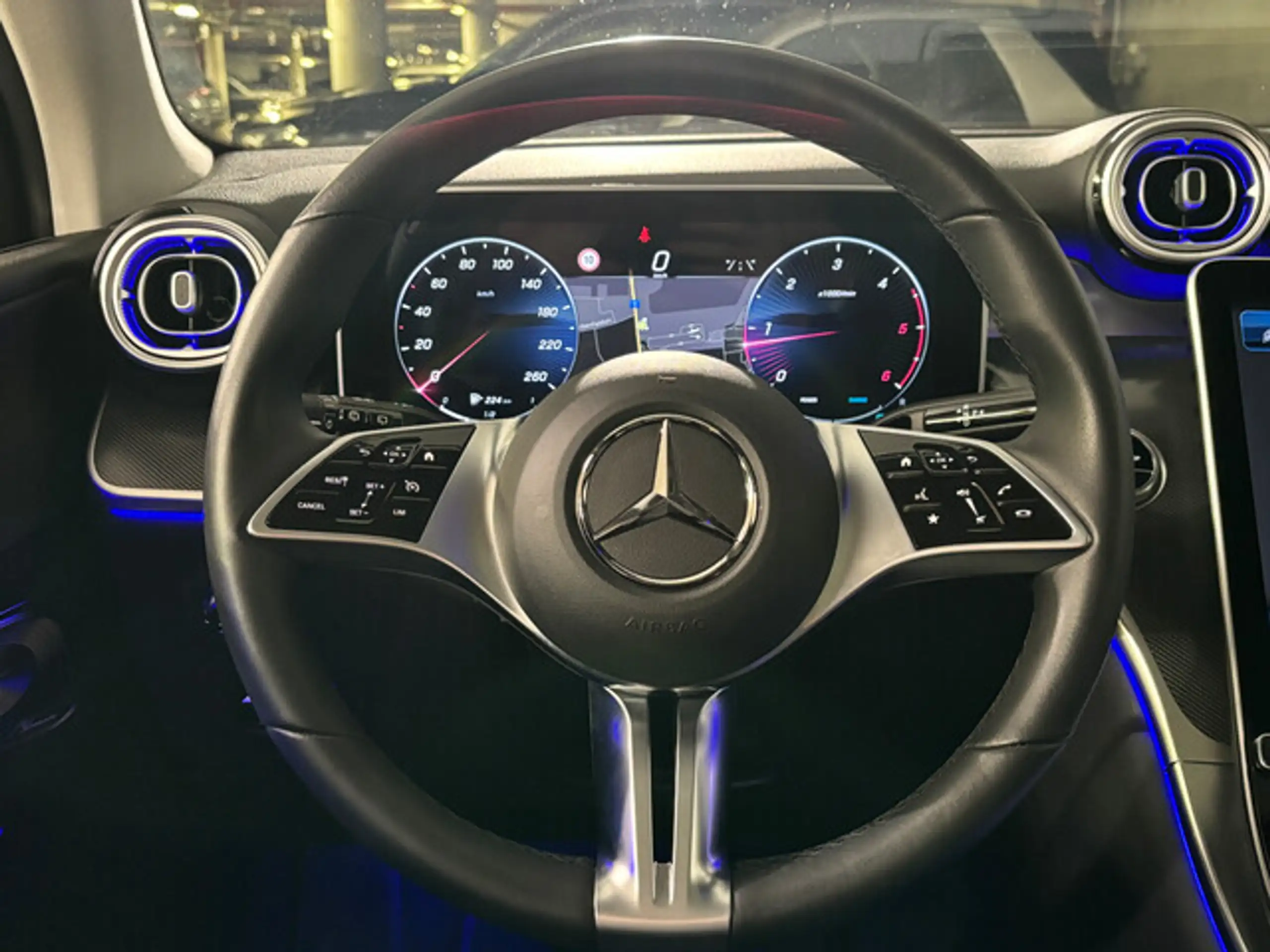 Mercedes-Benz - GLC 220