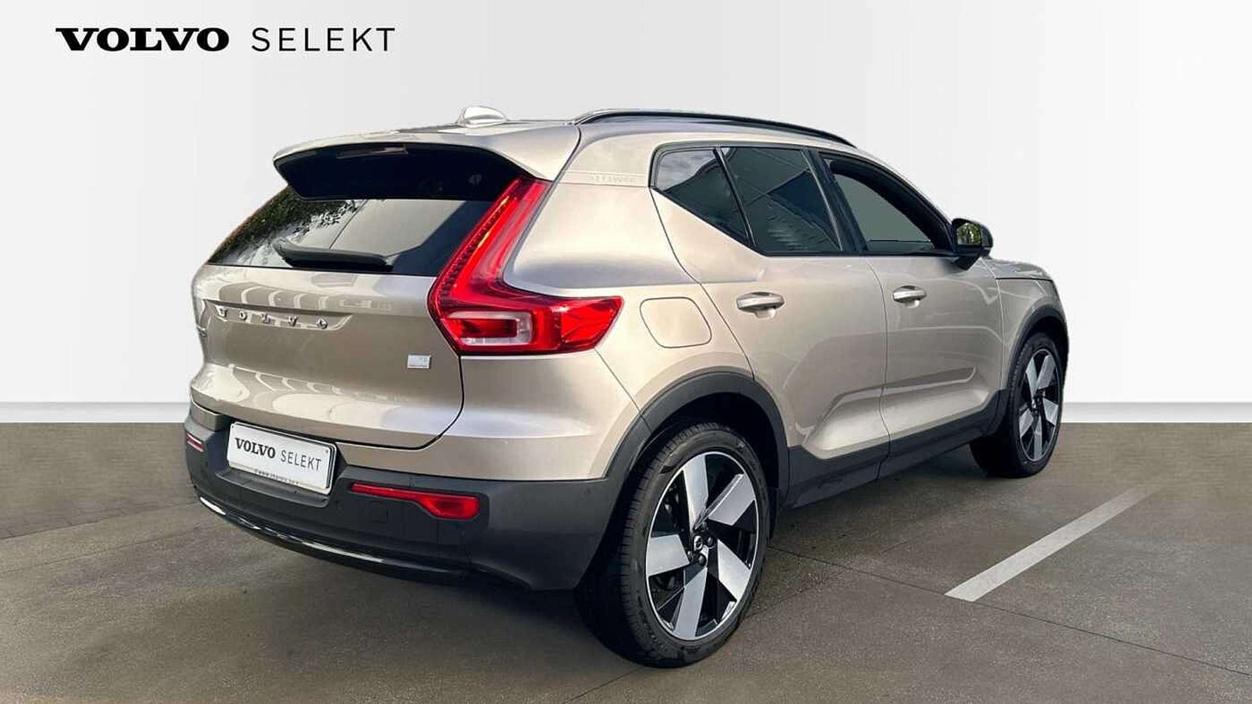 Volvo - XC40