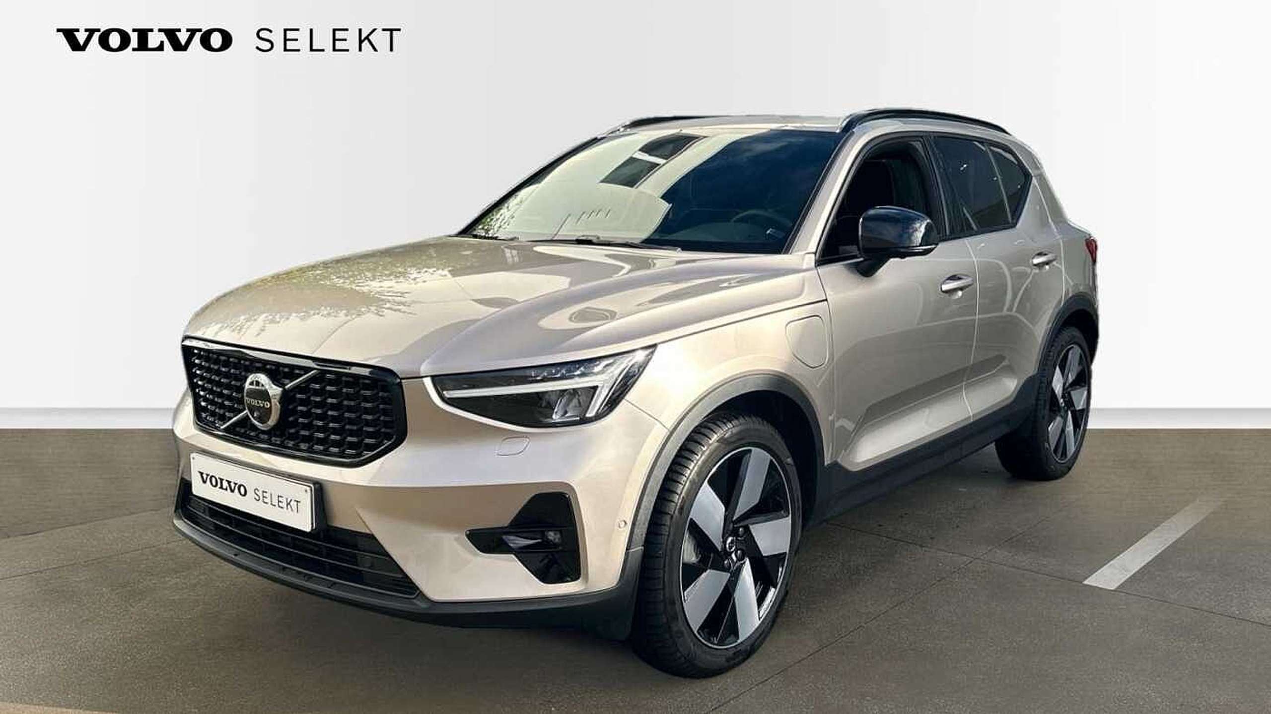 Volvo - XC40