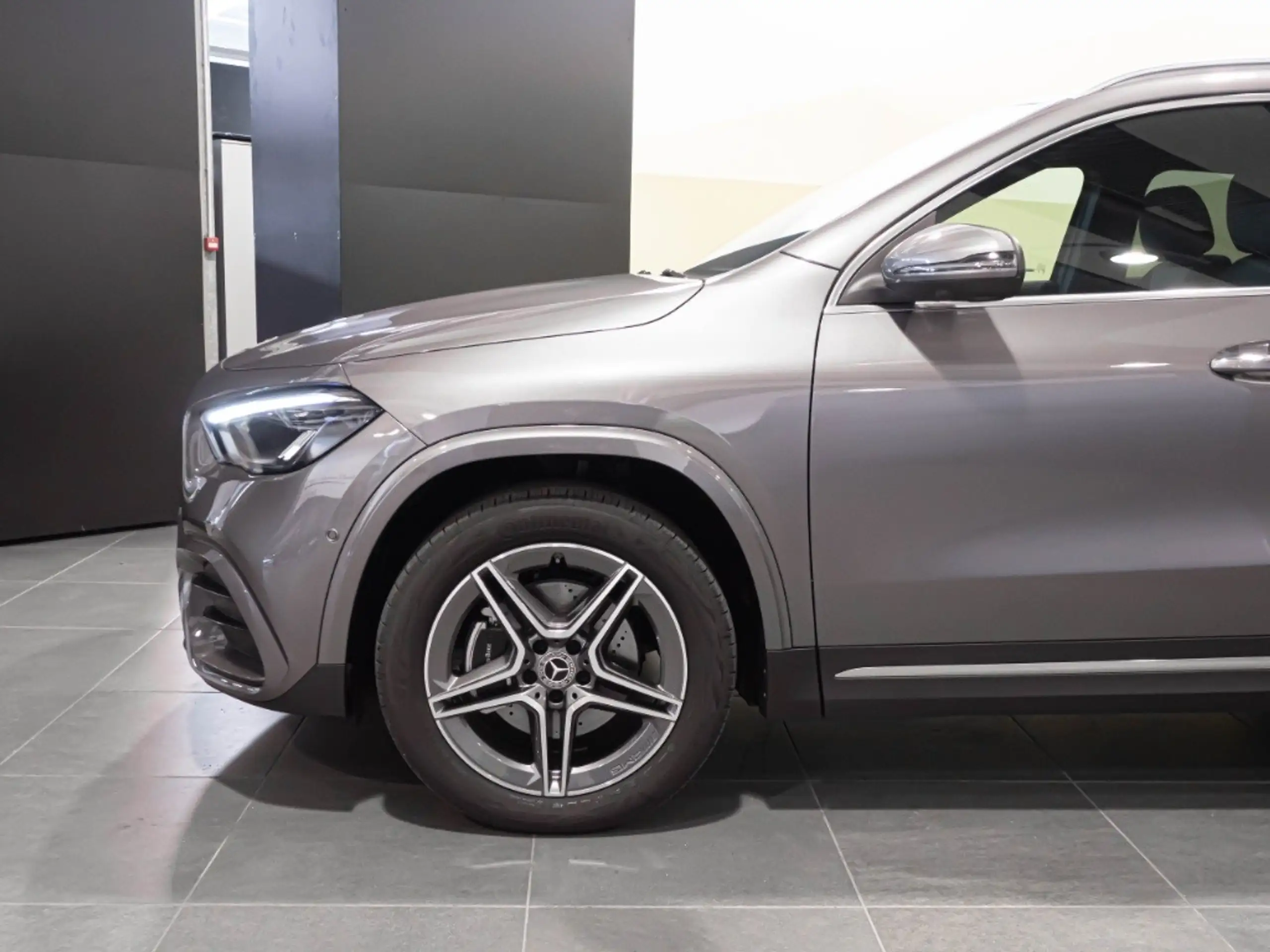 Mercedes-Benz - GLA 250