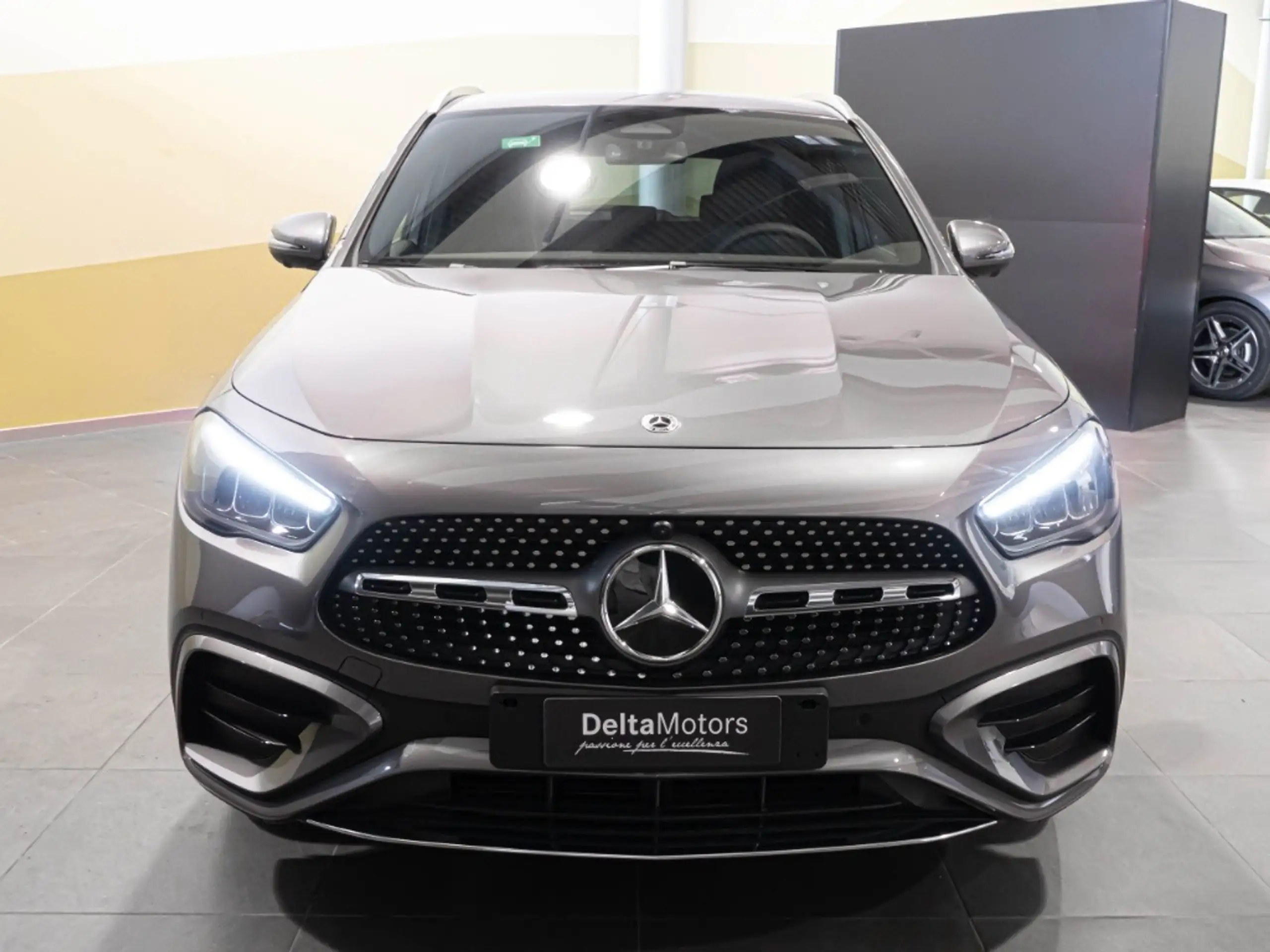 Mercedes-Benz - GLA 250