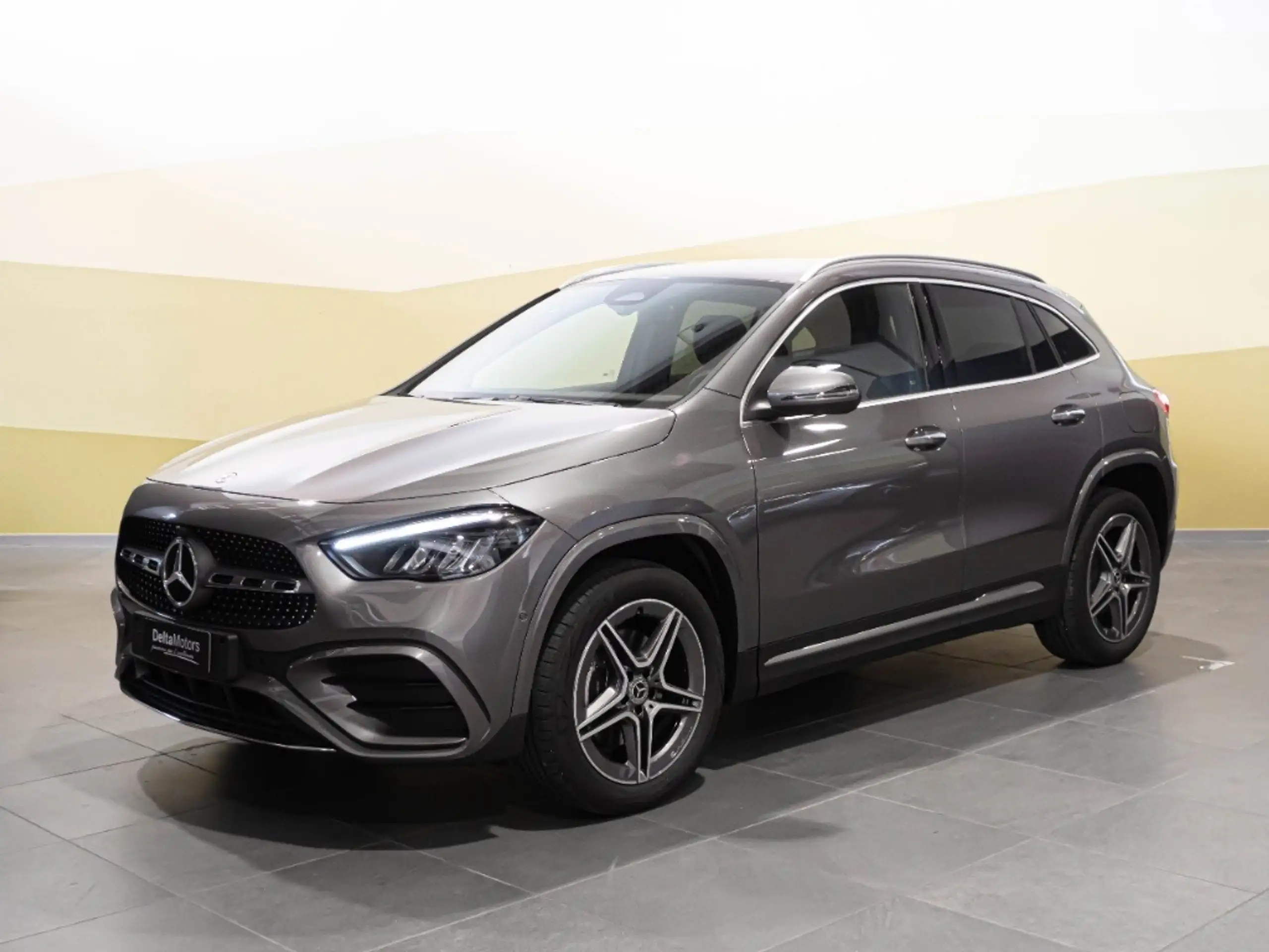 Mercedes-Benz - GLA 250