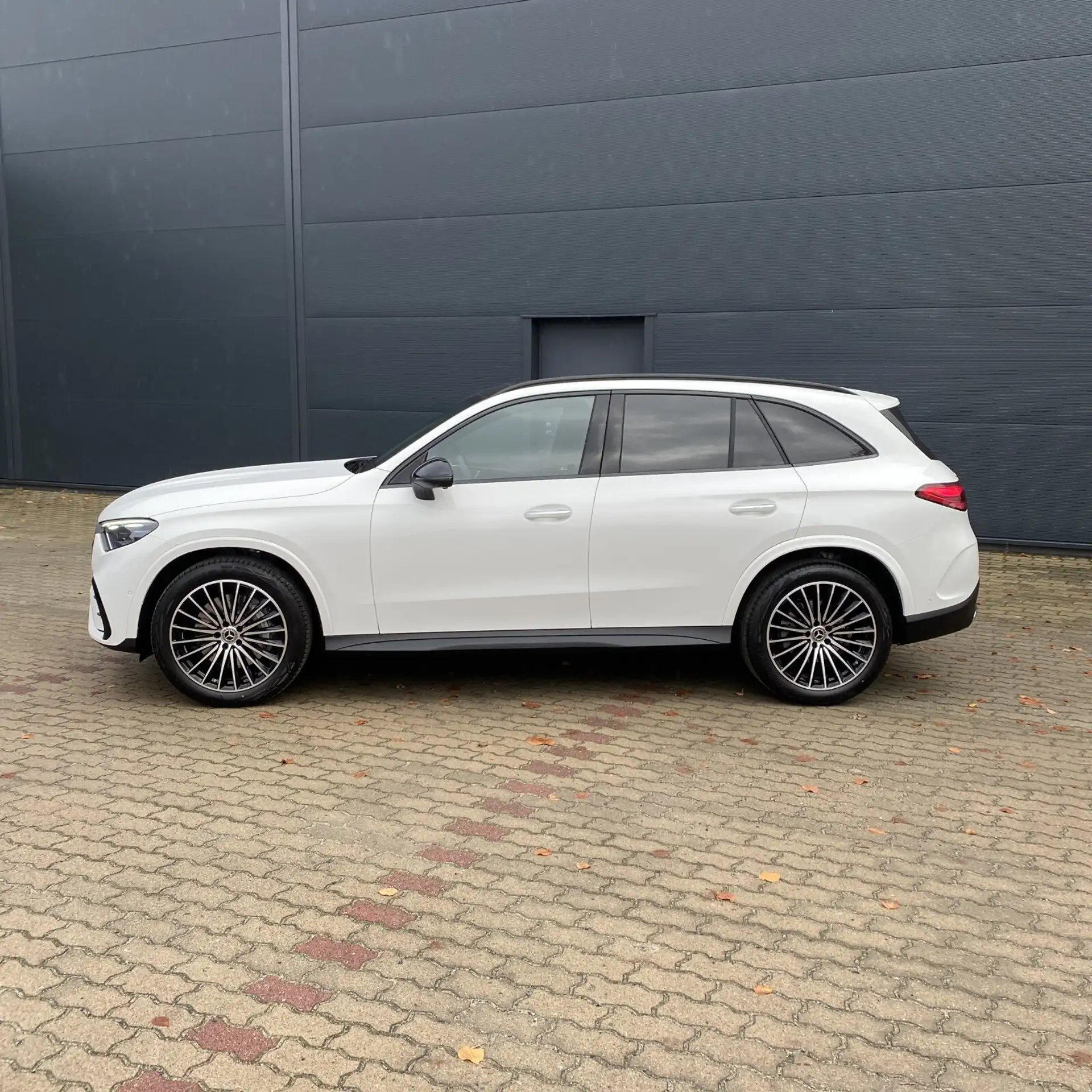 Mercedes-Benz - GLC 220