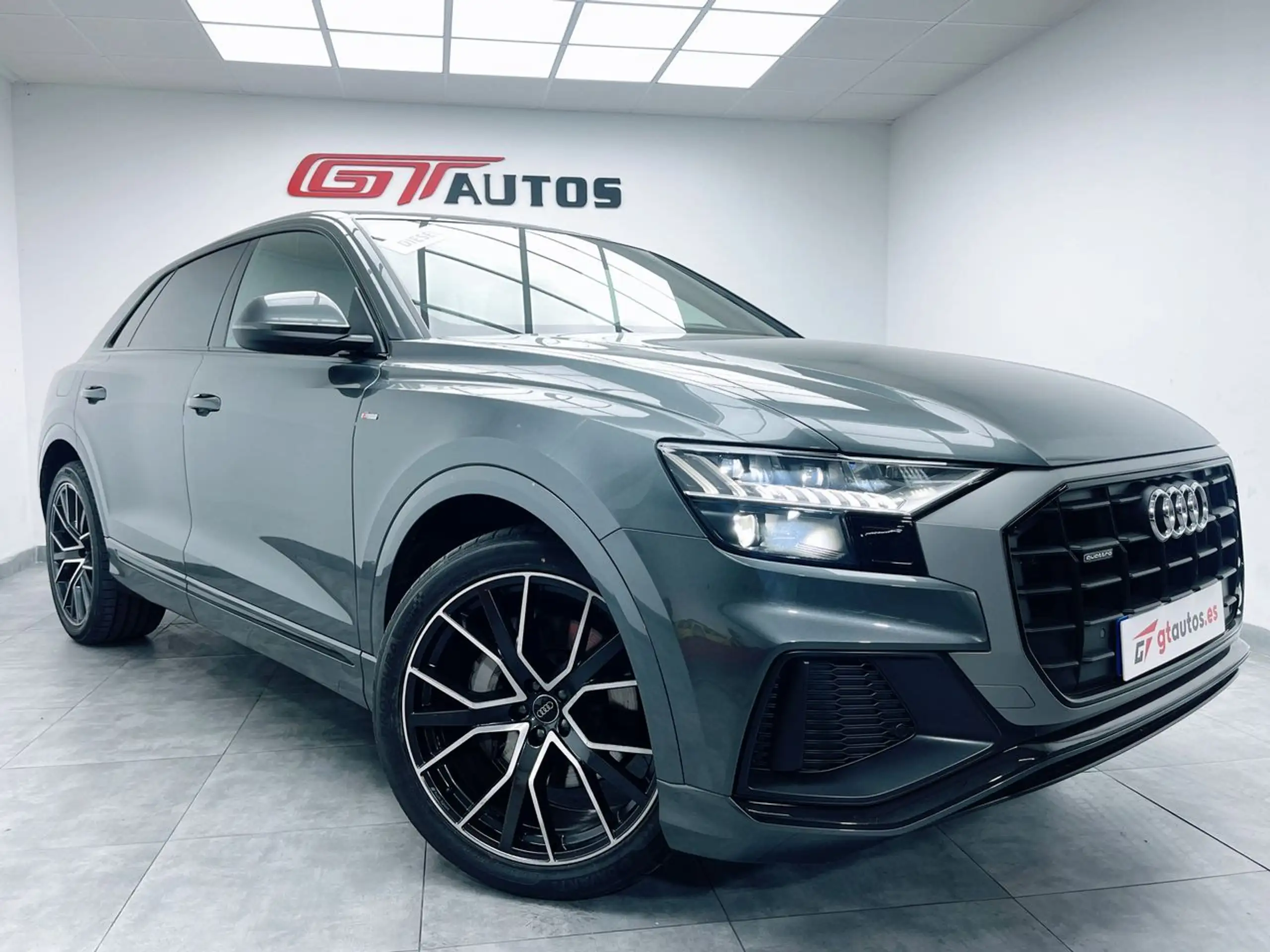 Audi - Q8