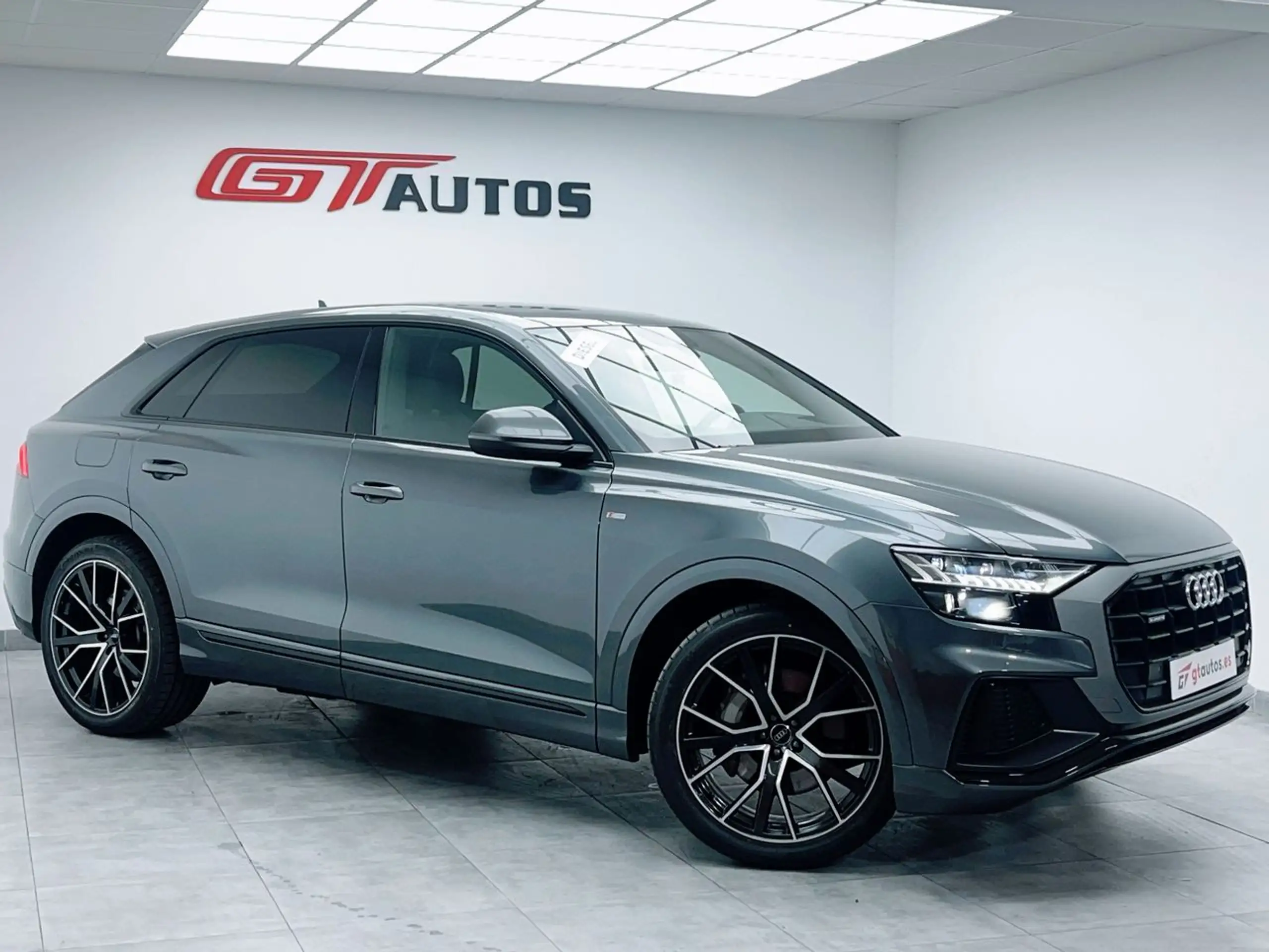 Audi - Q8