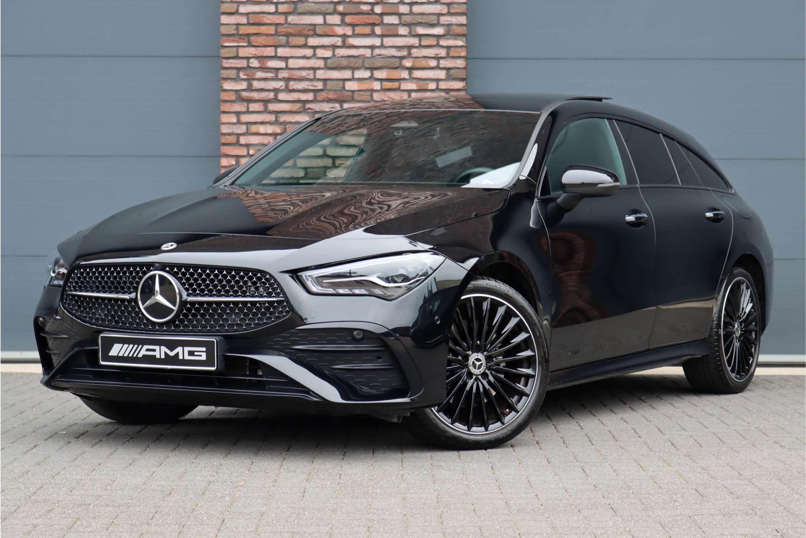 Mercedes-Benz - CLA 250