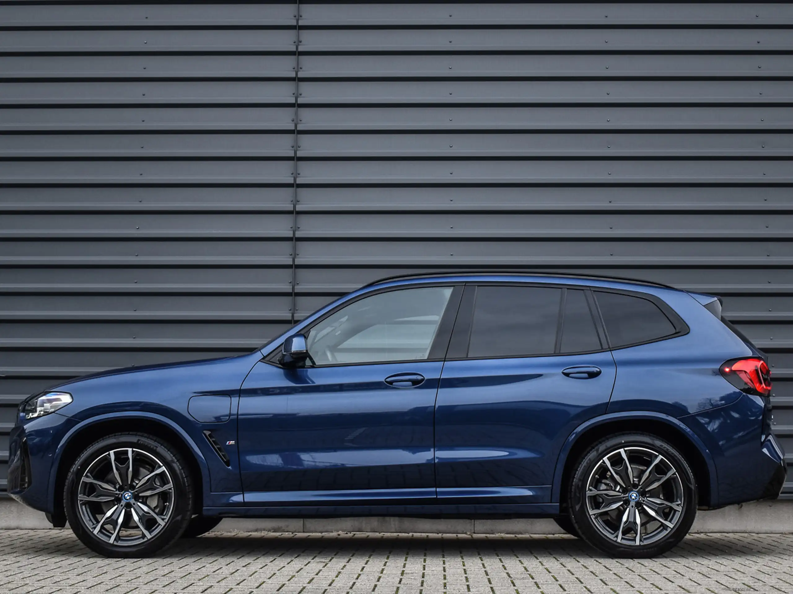 BMW - X3