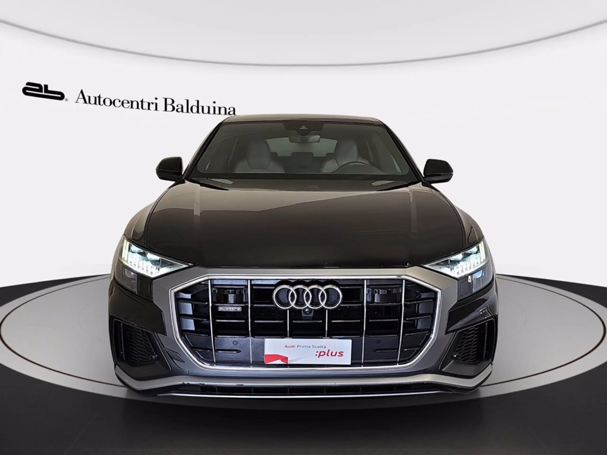 Audi - Q8