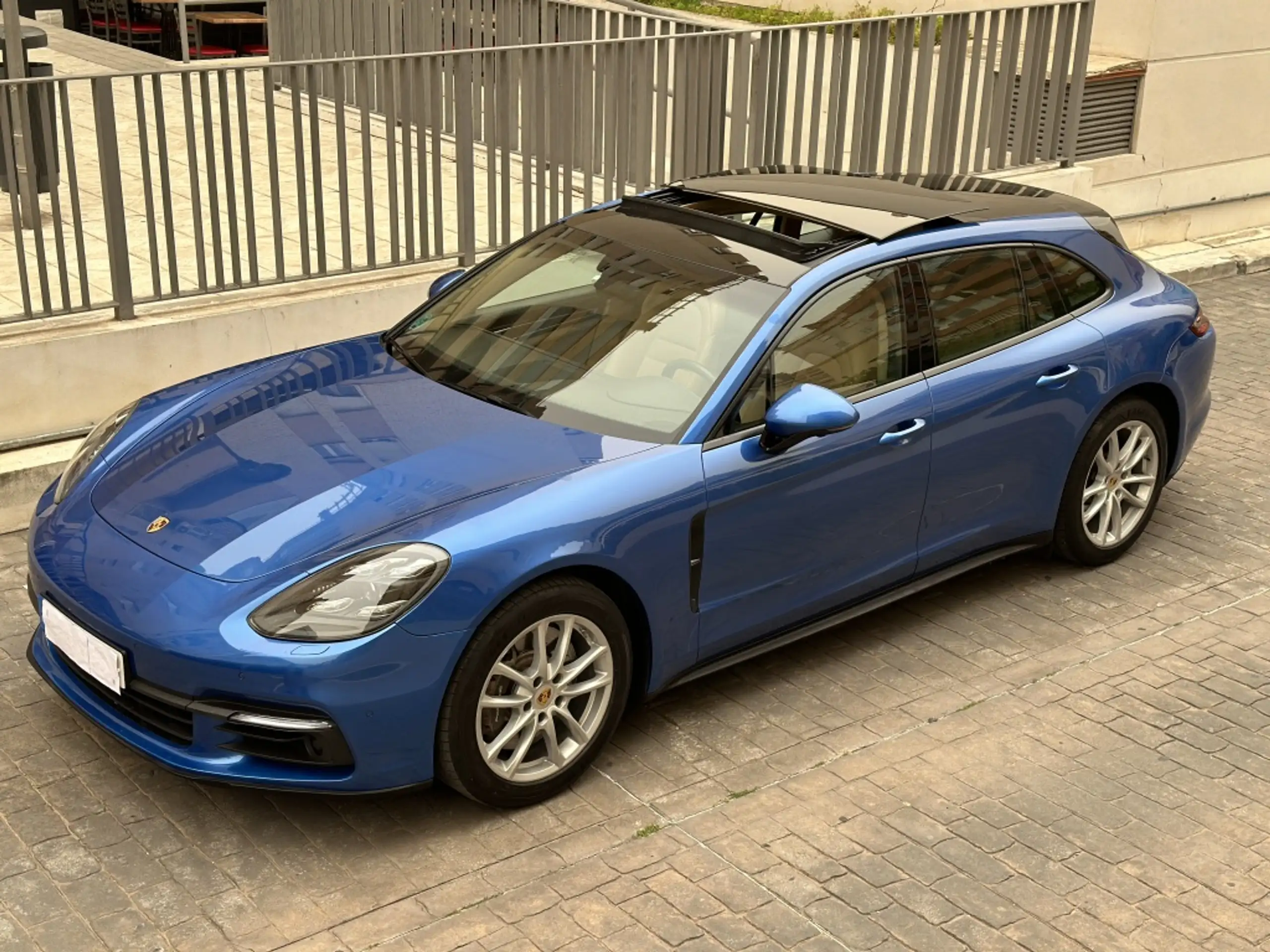 Porsche - Panamera