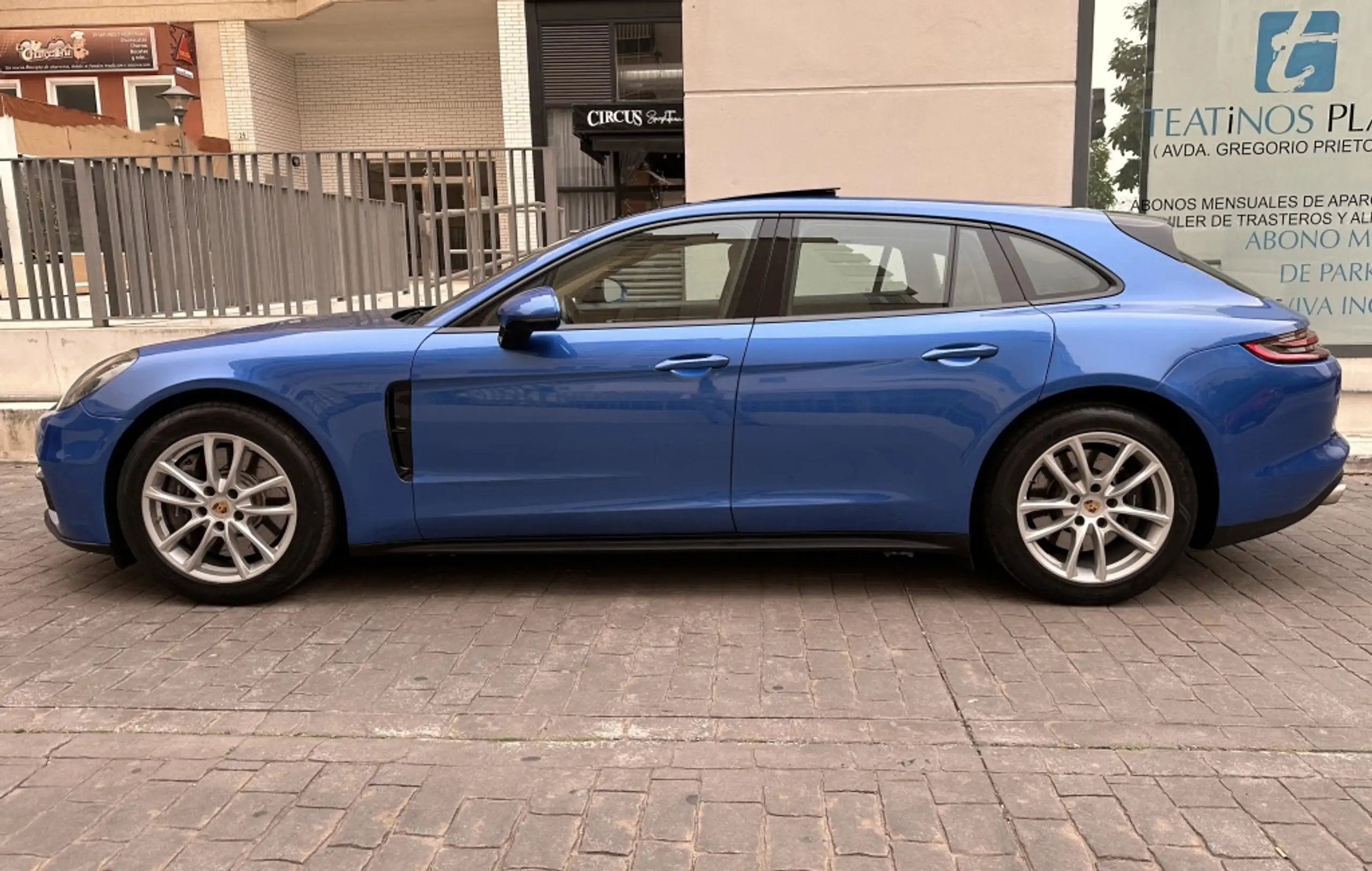 Porsche - Panamera