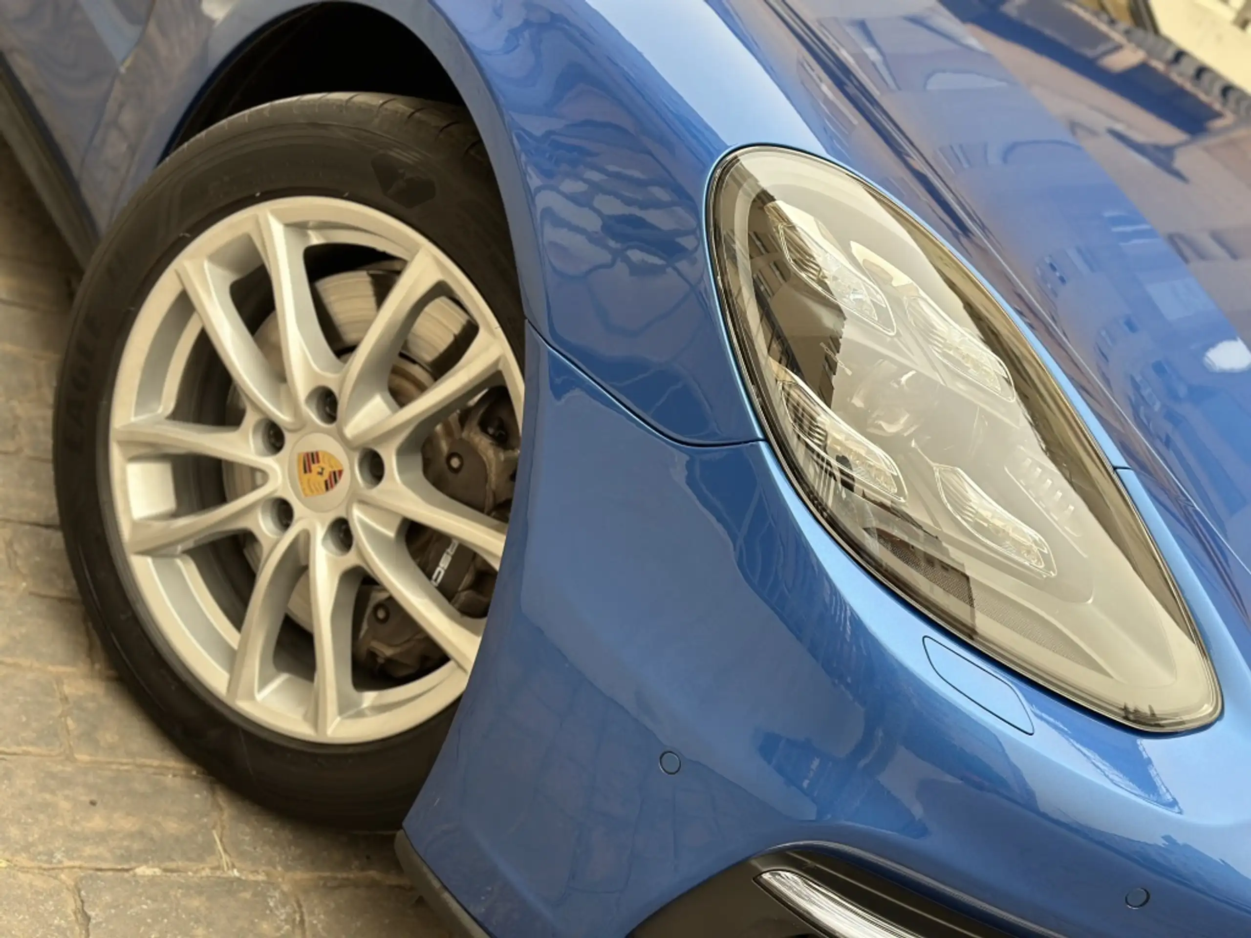 Porsche - Panamera