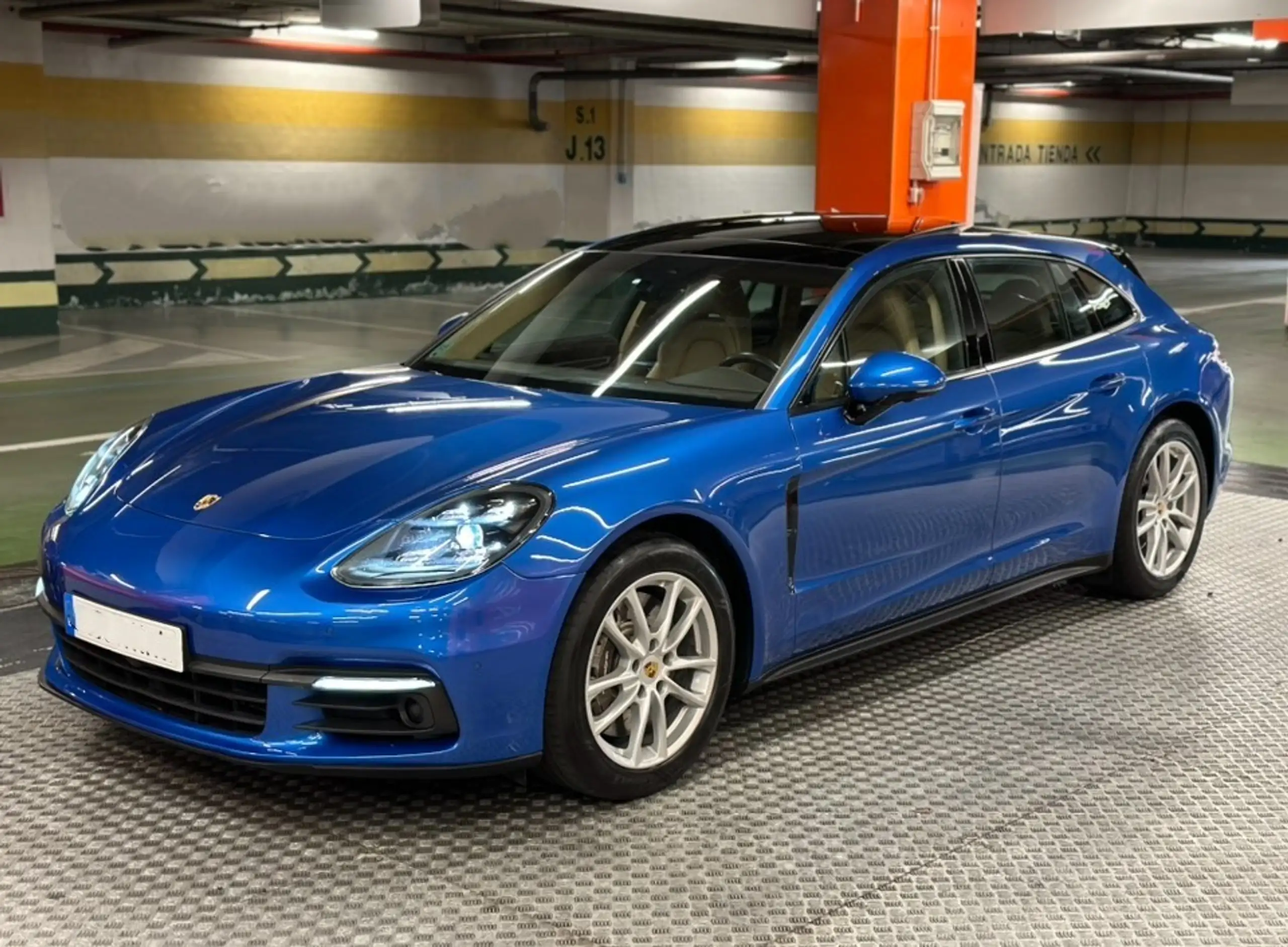 Porsche - Panamera