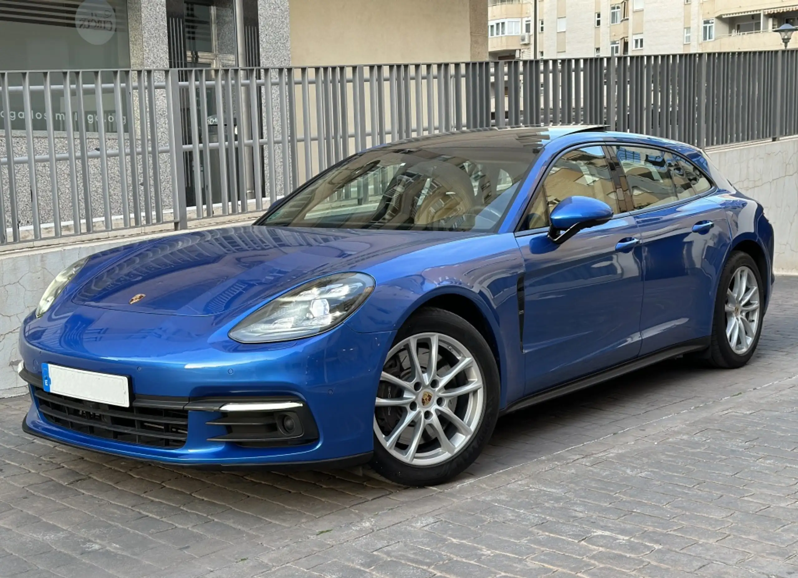 Porsche - Panamera