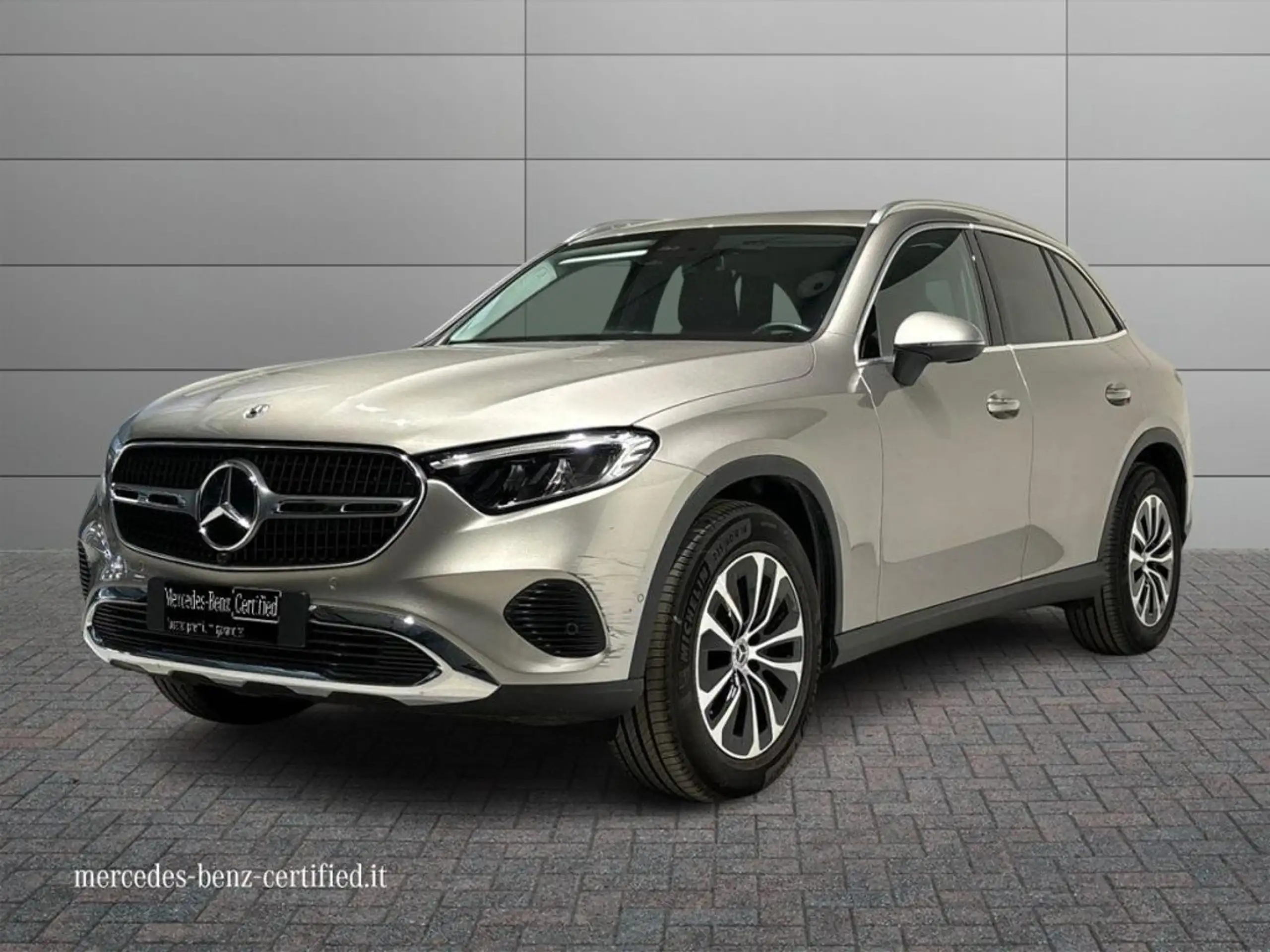 Mercedes-Benz - GLC 220