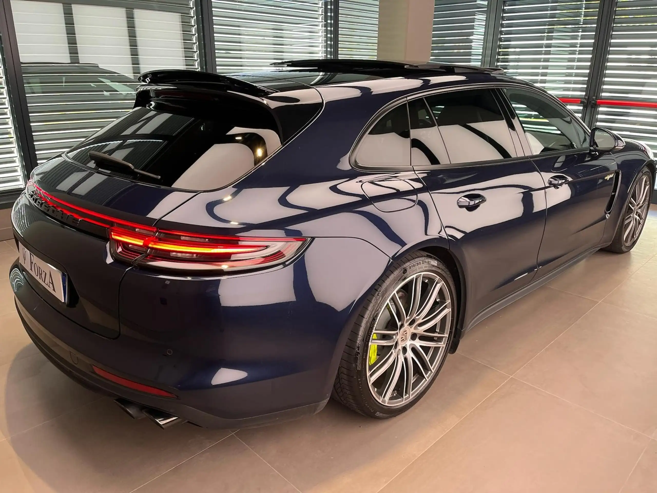 Porsche - Panamera