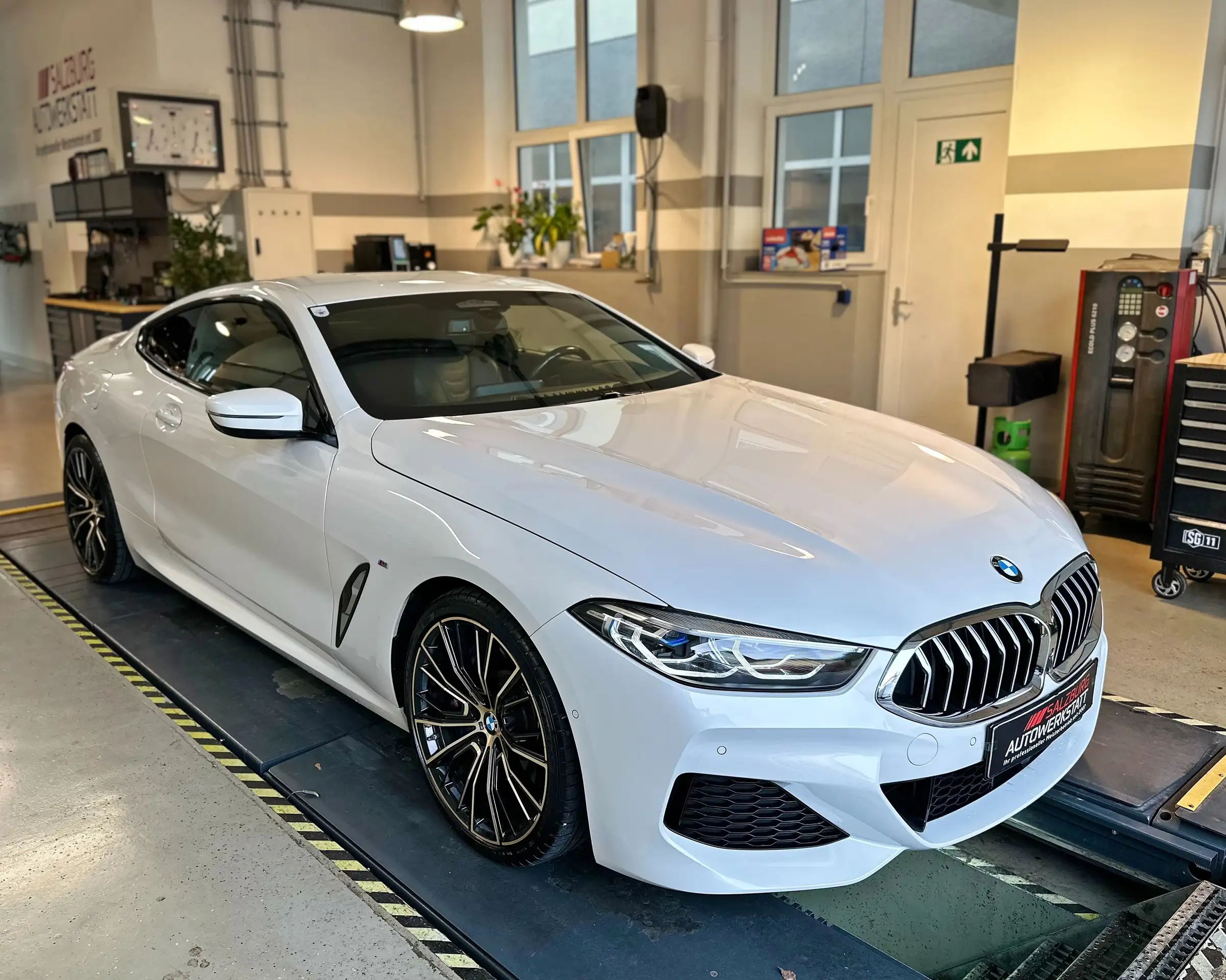 BMW - 840