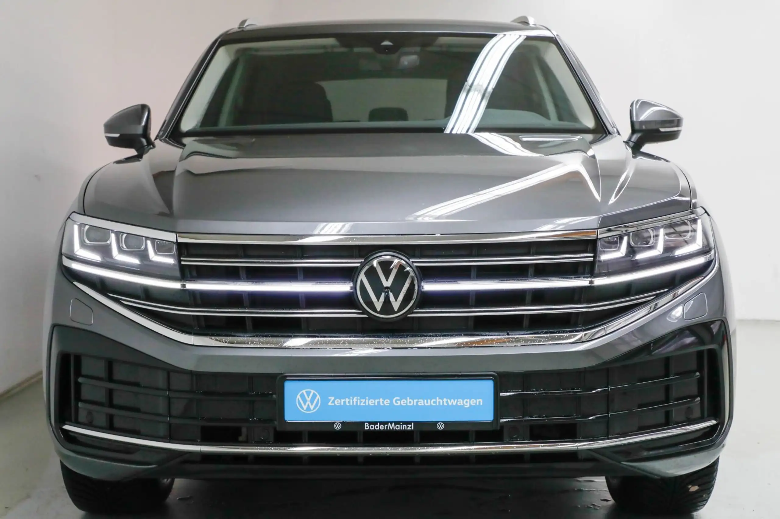 Volkswagen - Touareg