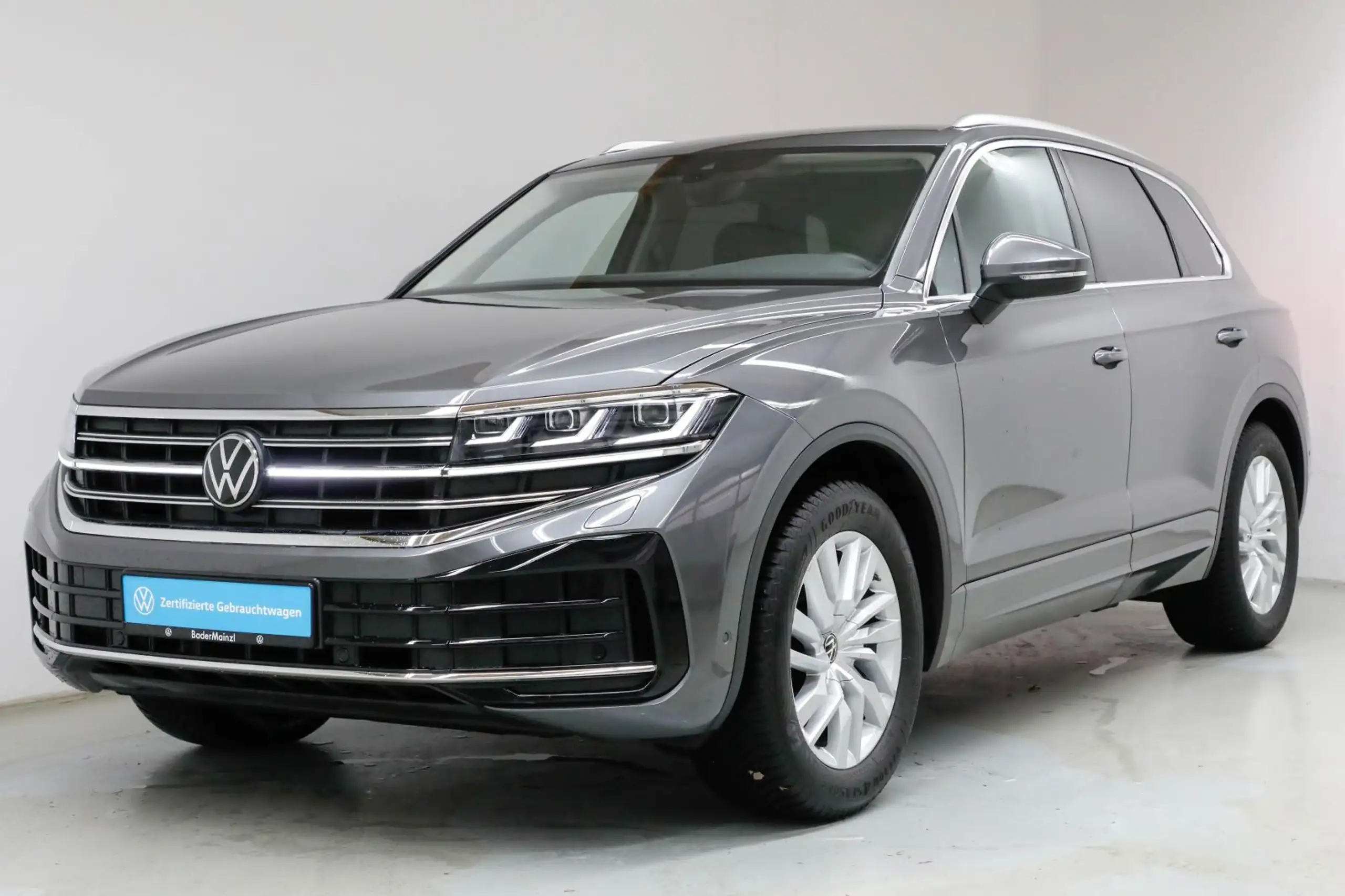 Volkswagen - Touareg