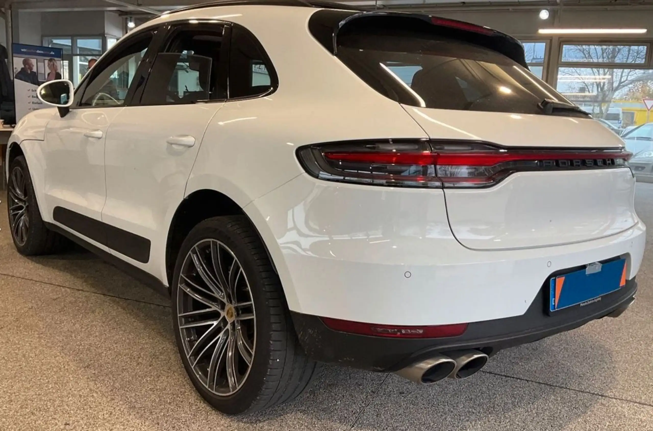 Porsche - Macan