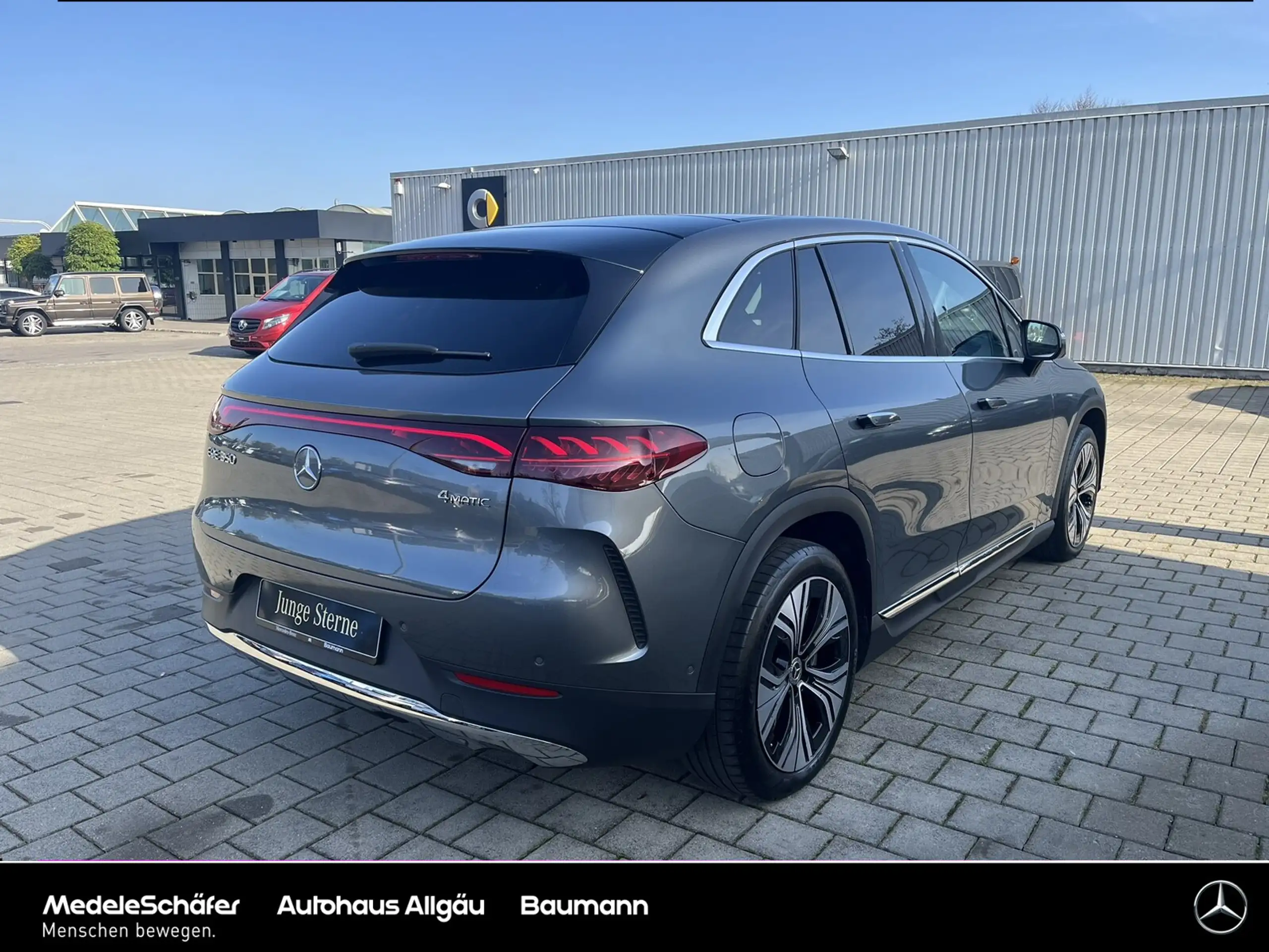 Mercedes-Benz - EQE SUV