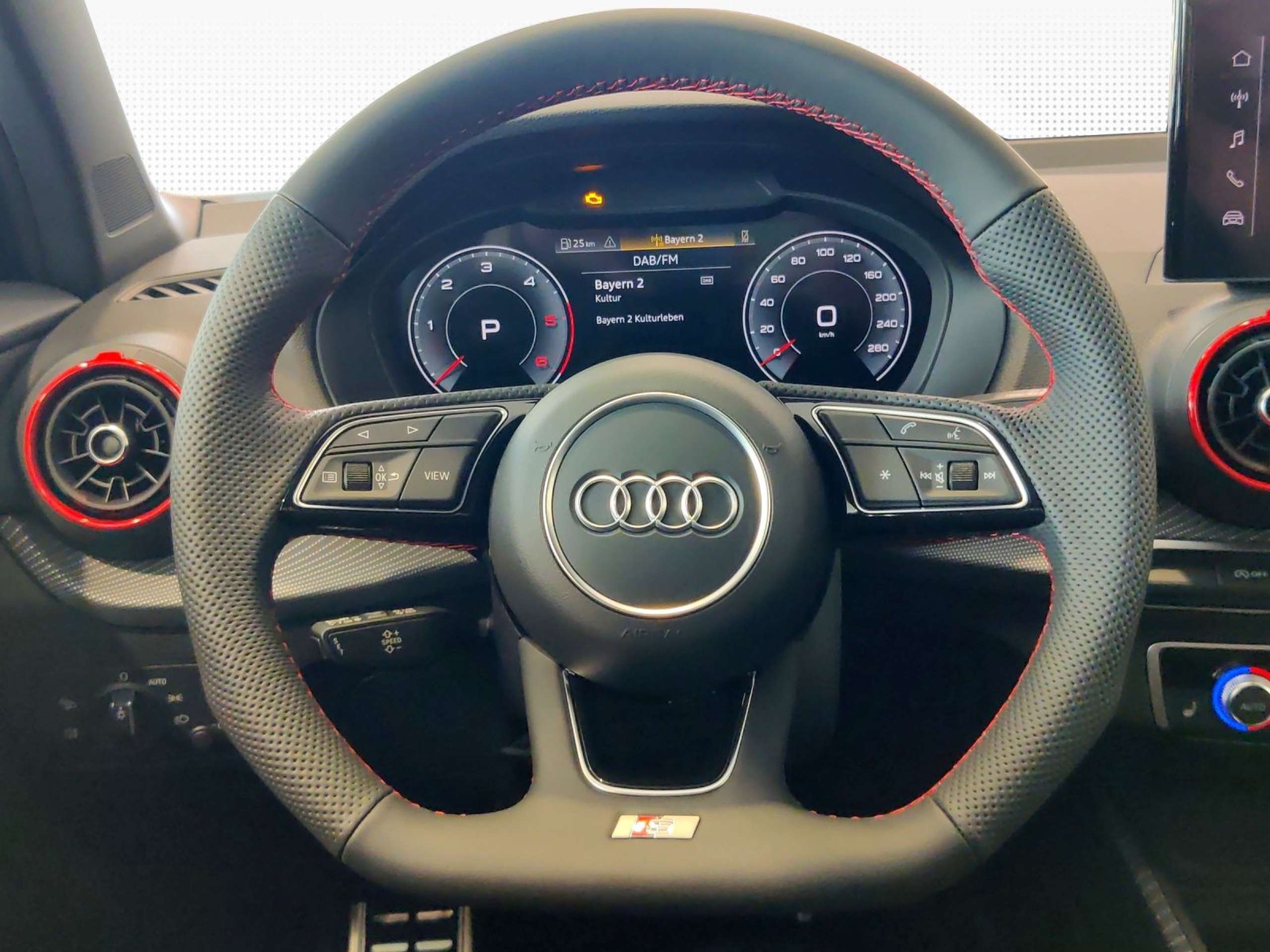 Audi - Q2