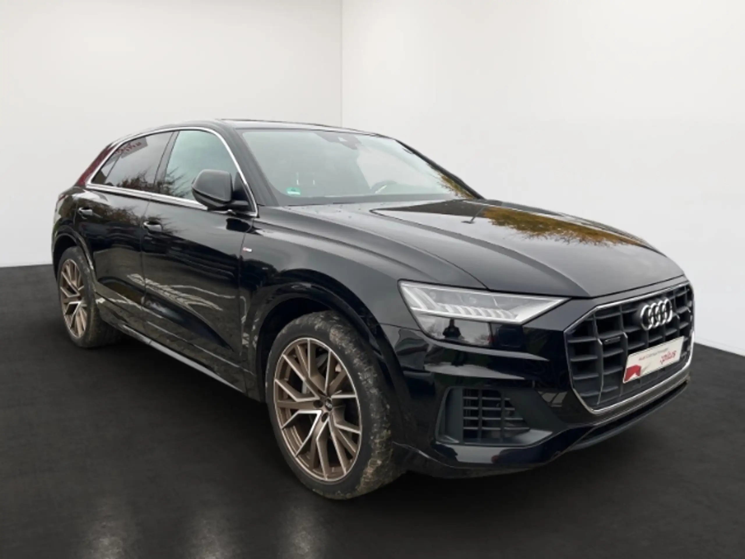 Audi - Q8