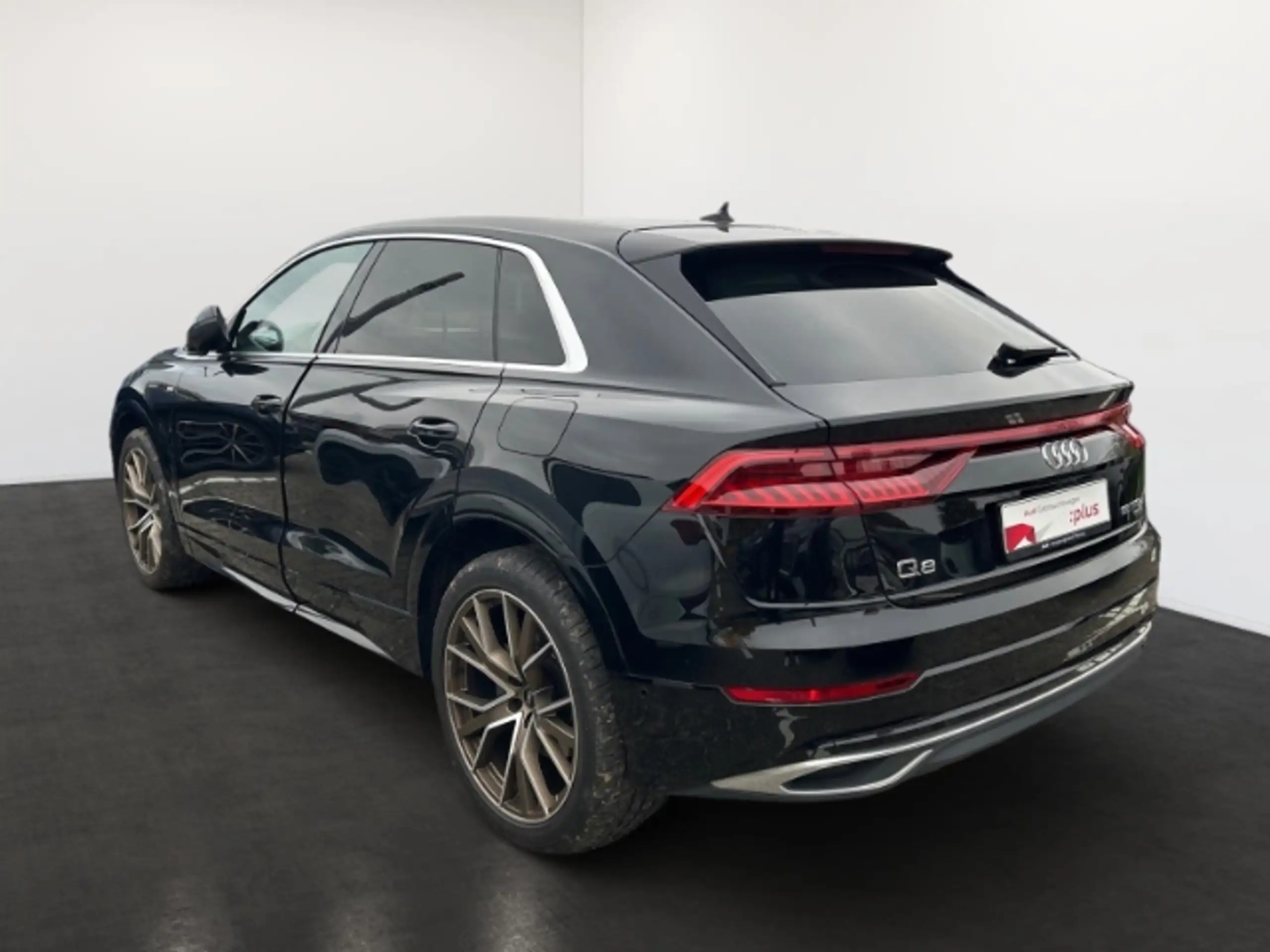 Audi - Q8