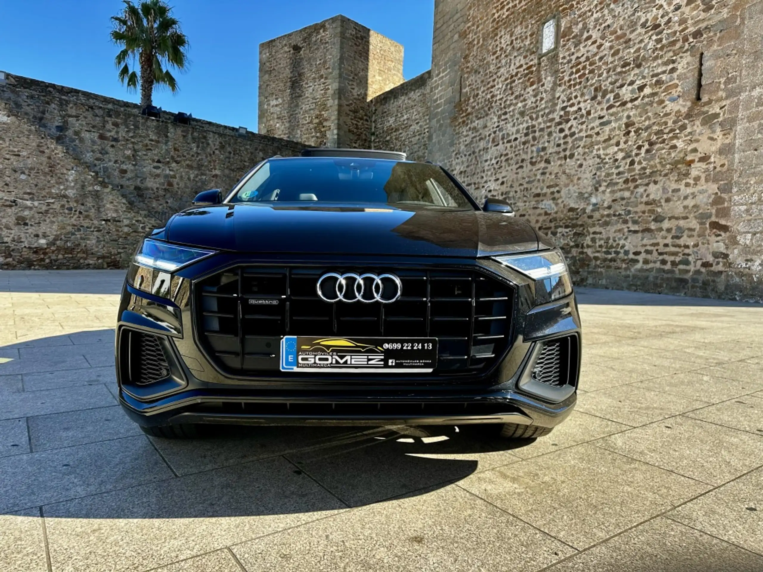 Audi - Q8