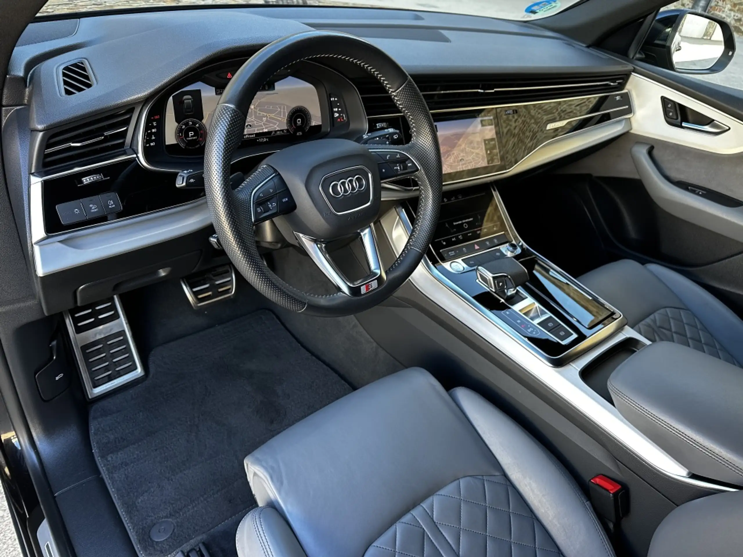 Audi - Q8