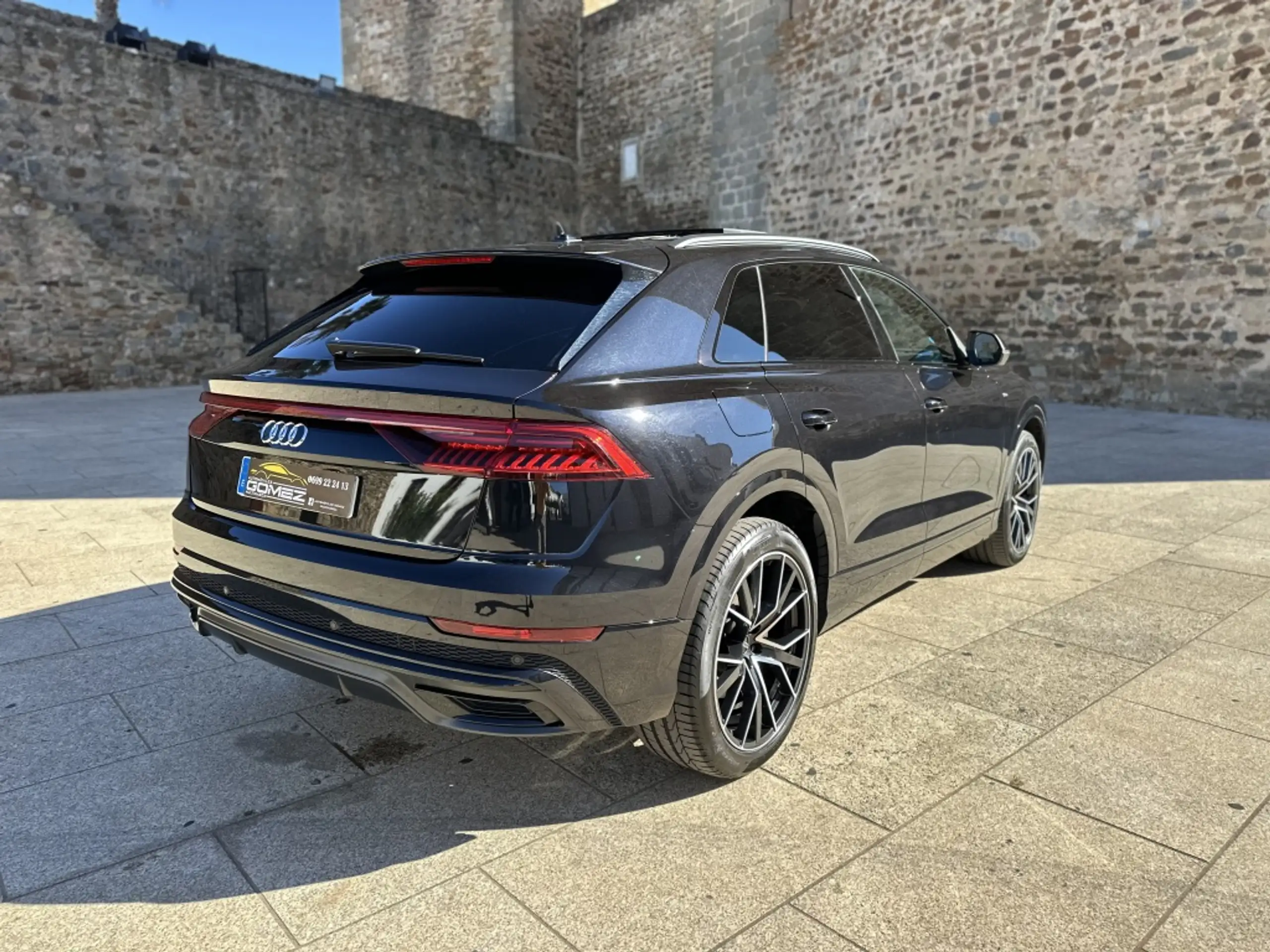 Audi - Q8