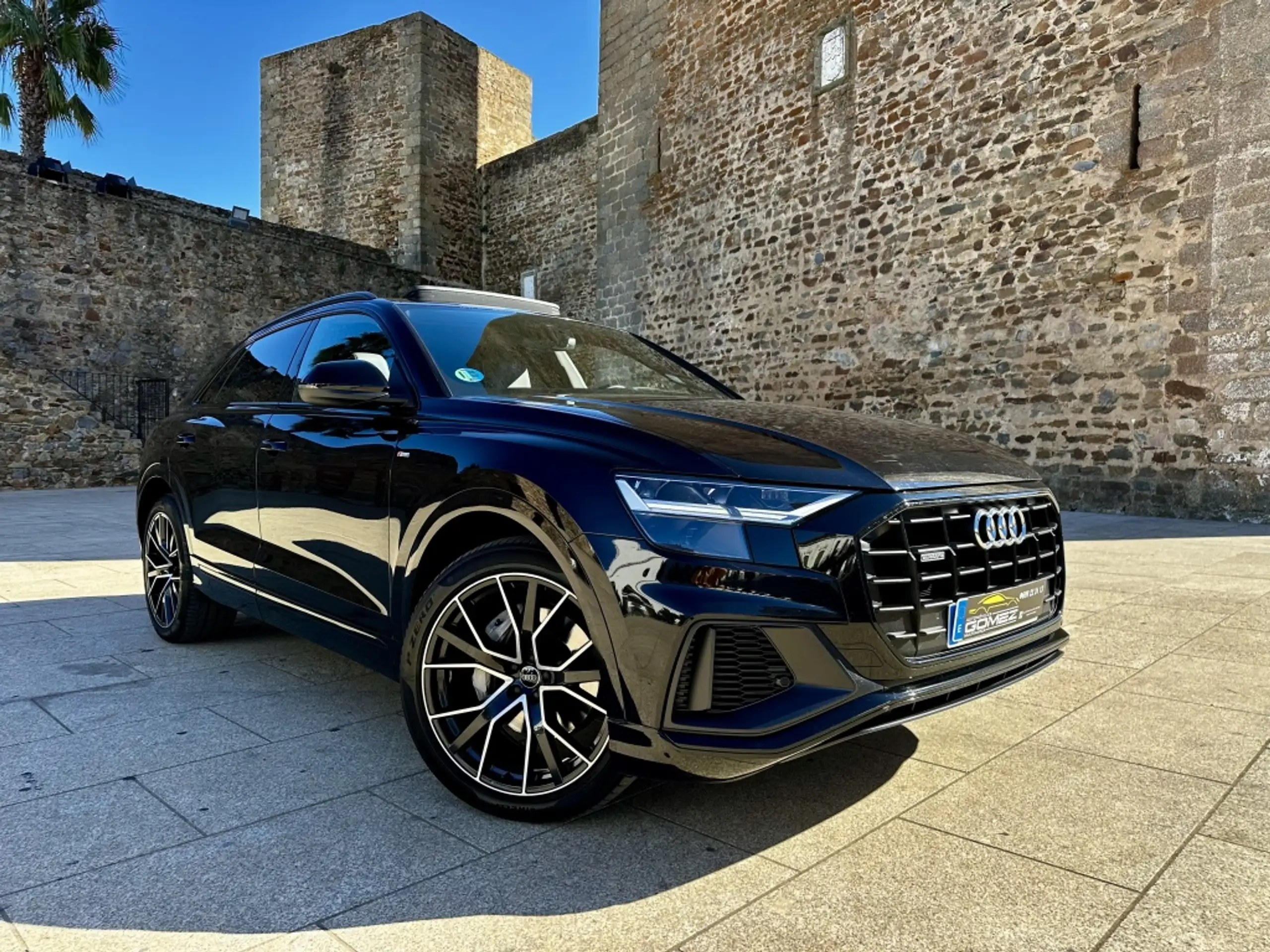 Audi - Q8